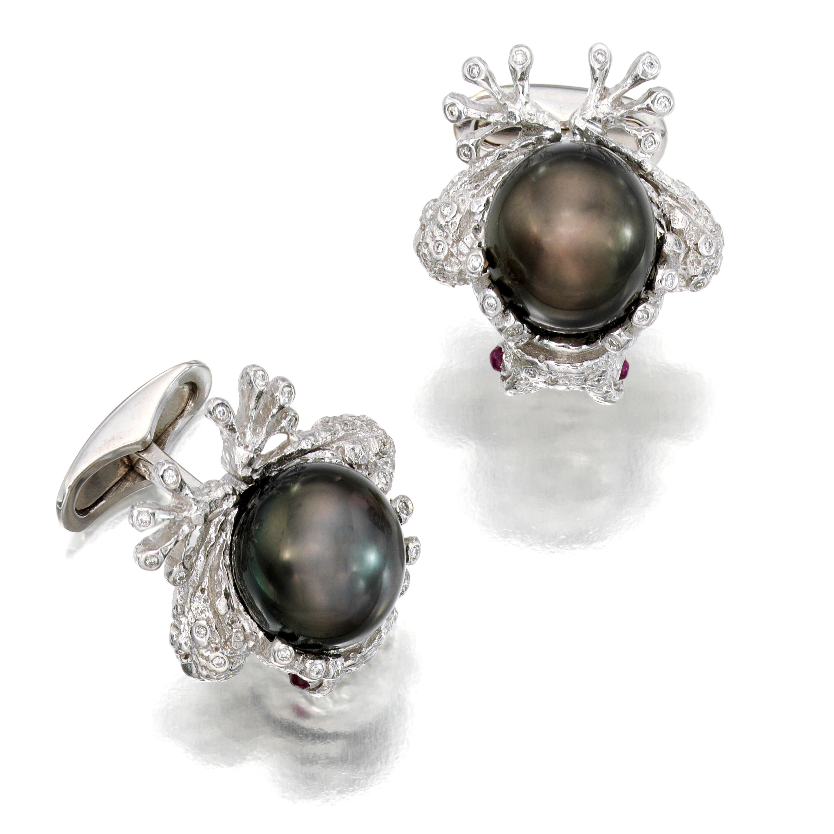 Appraisal: STEFANO RICCI A PAIR OF GEM-SET FROG CUFFLINKS Each designed