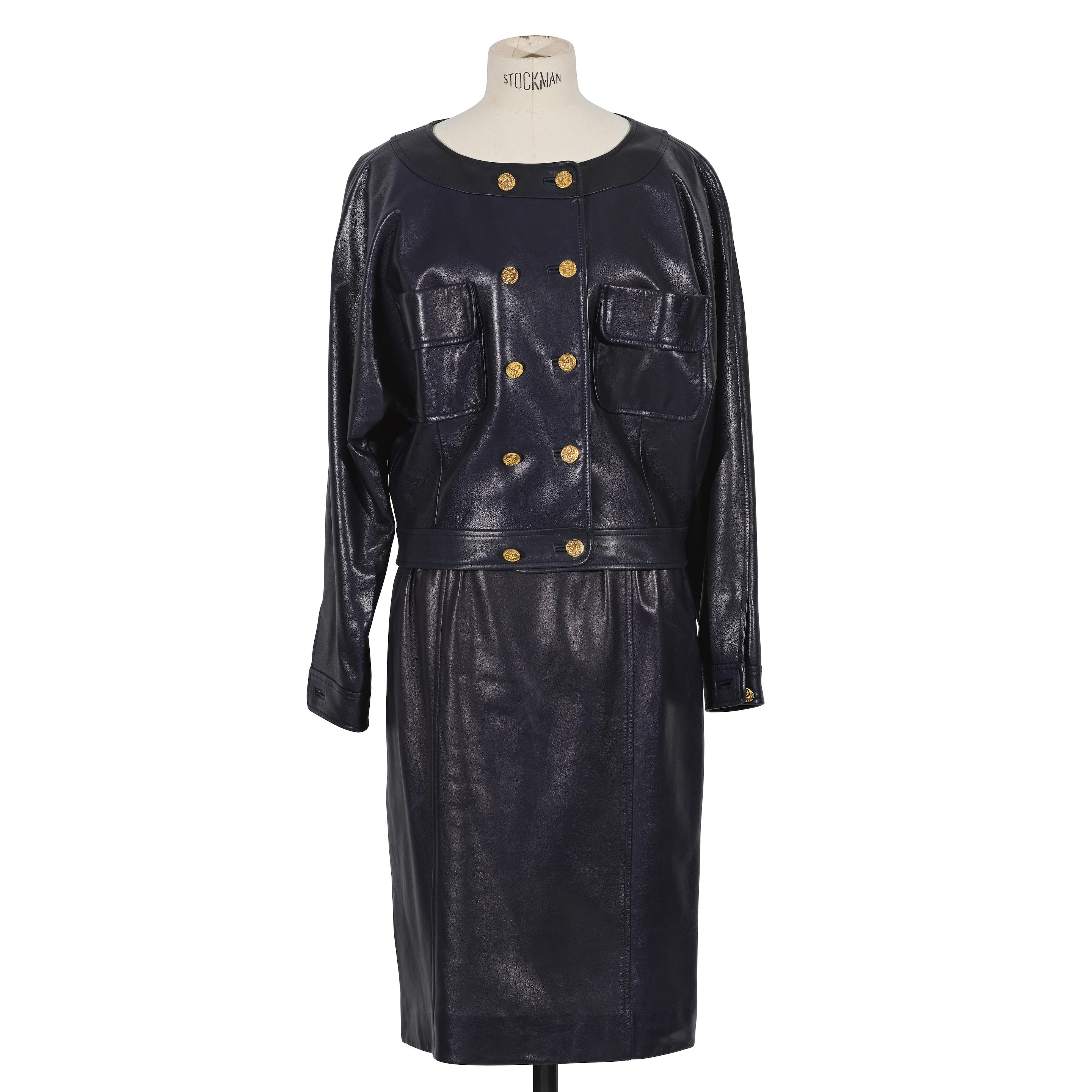 Appraisal: CHANEL BOUTIQUE TAILLER JUPE En cuir agneau marine veste double