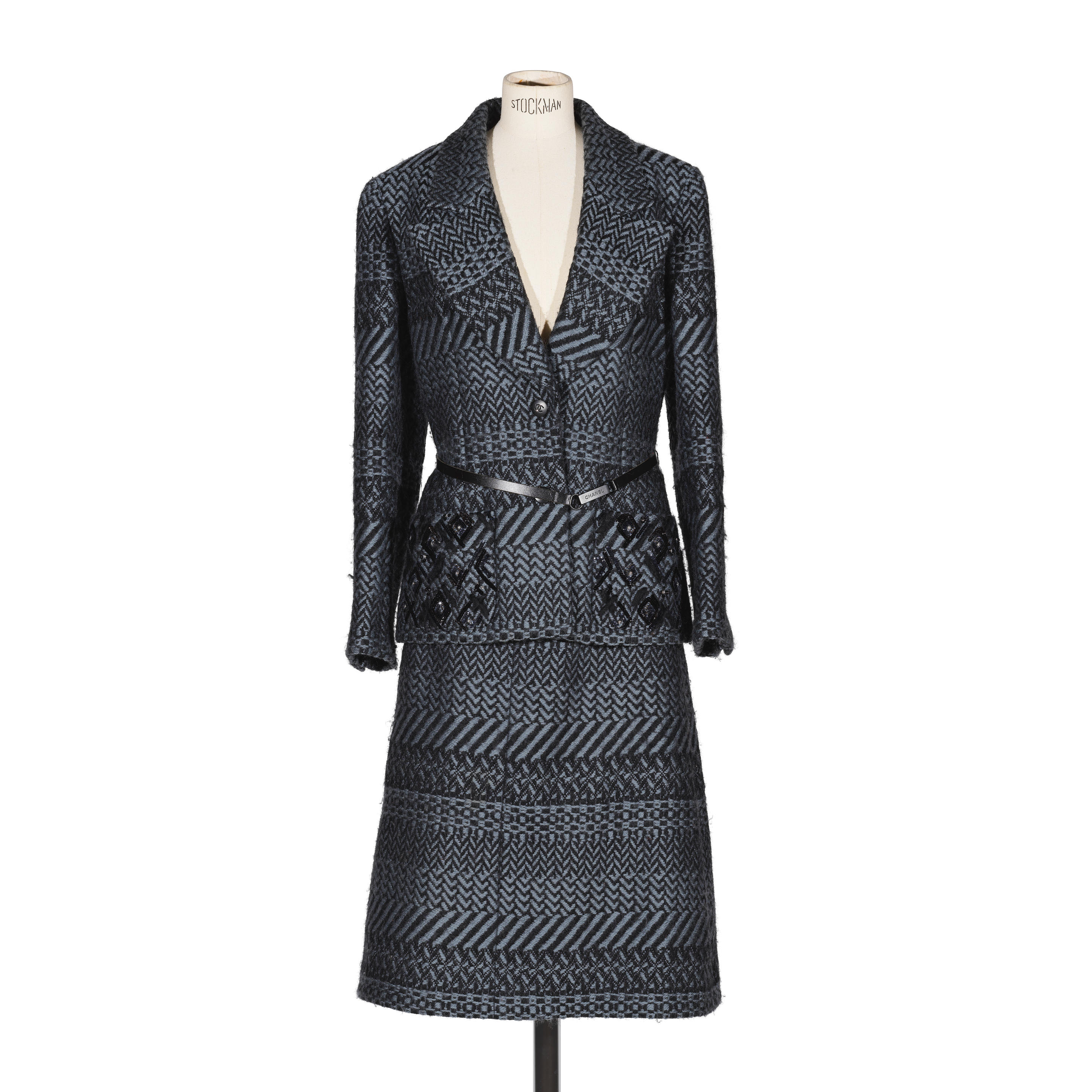 Appraisal: CHANEL COLLECTION PR T PORTER AUTOMNE HIVER TAILLEUR JUPE GRIS