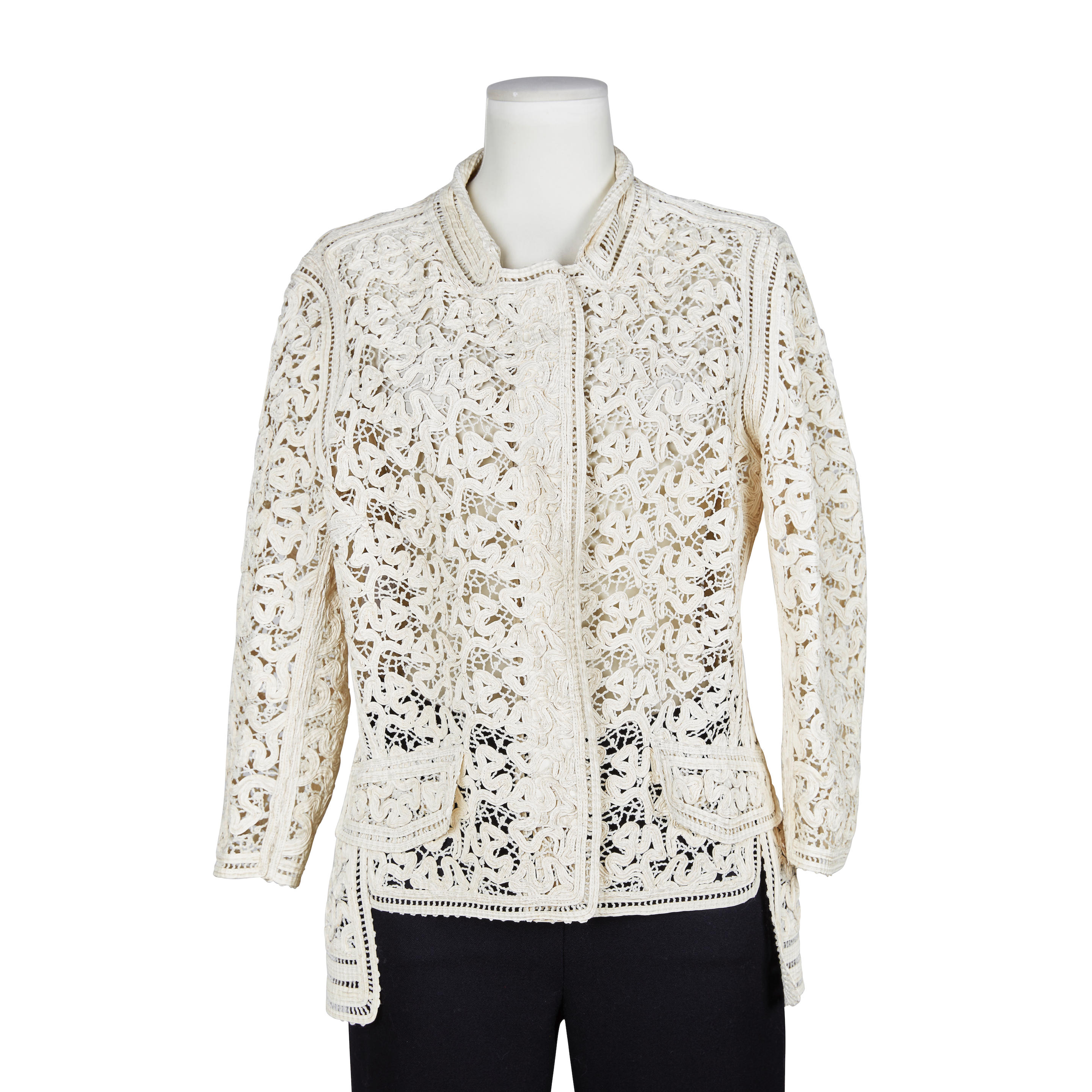 Appraisal: ERMANNO SCERVINO COLLECTION PR T PORTER VESTE D'INSPIRATION TSAKO GUIPURE