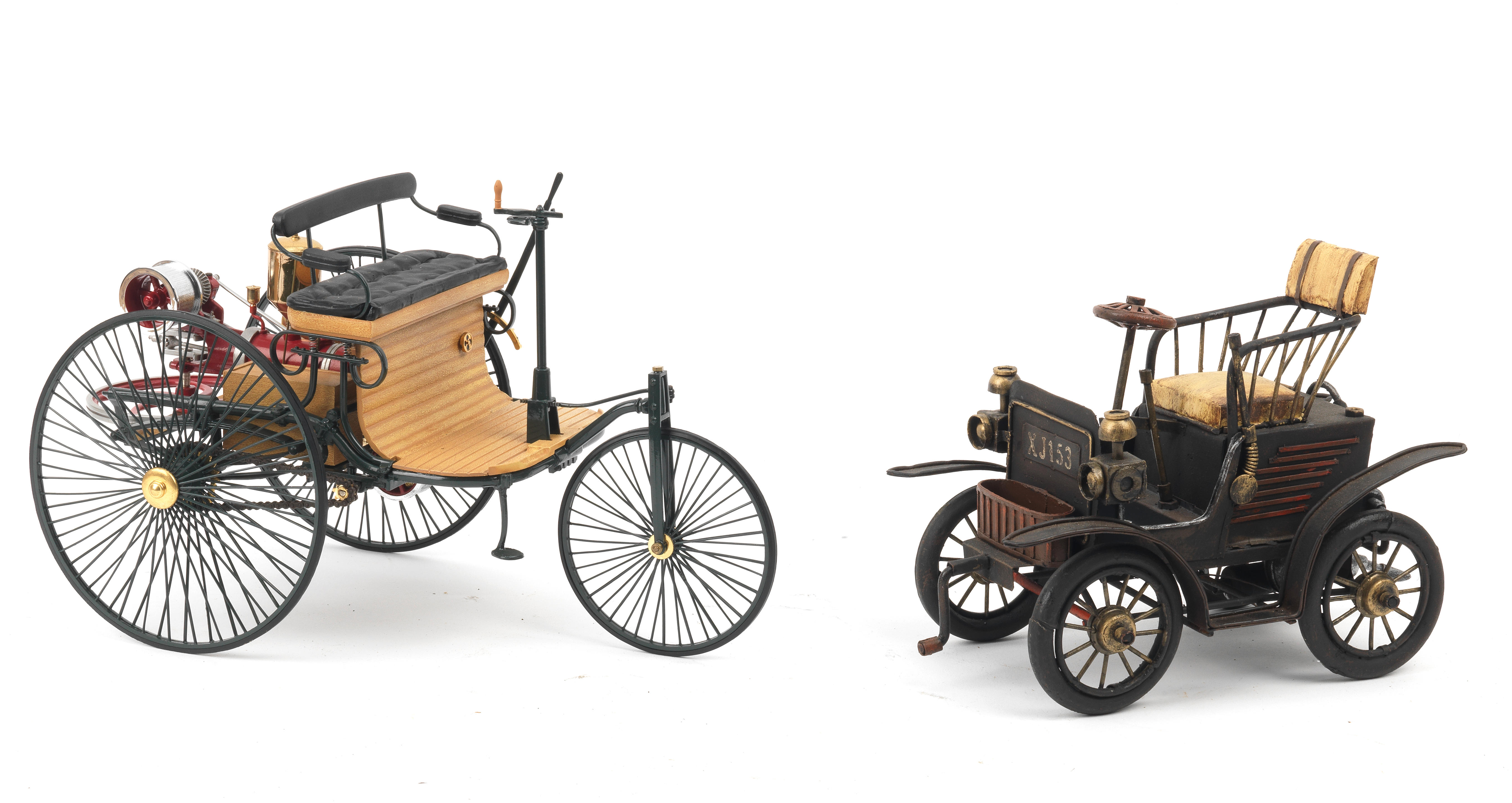 Appraisal: A SCALE MODEL OF THE BENZ PATENT MOTORWAGEN TRI-CAR BY