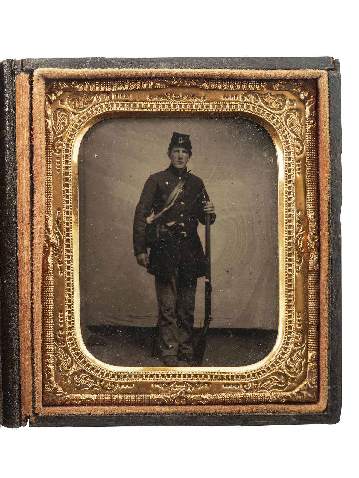 Appraisal: CIVIL WAR Sixth plate tintype of a Federal rifleman armed