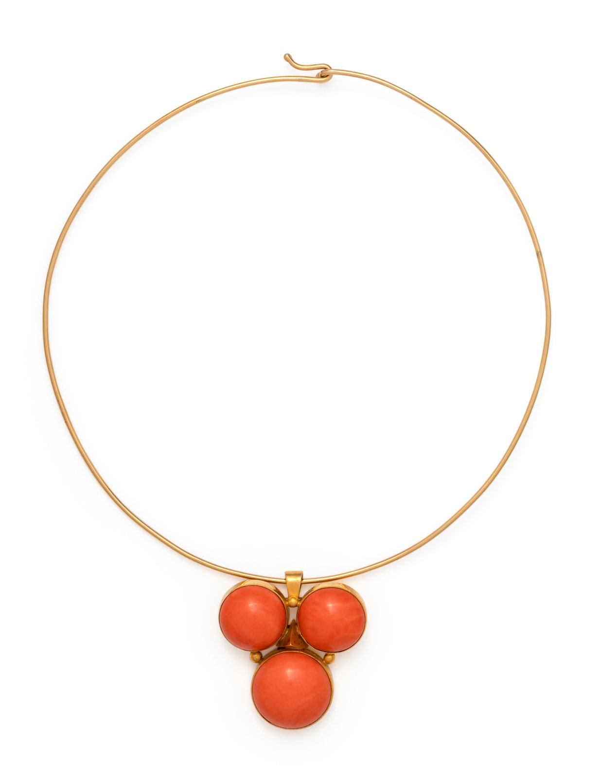 Appraisal: YELLOW GOLD AND CORAL PENDANT BROOCH COLLAR NECKLACE Consisting of