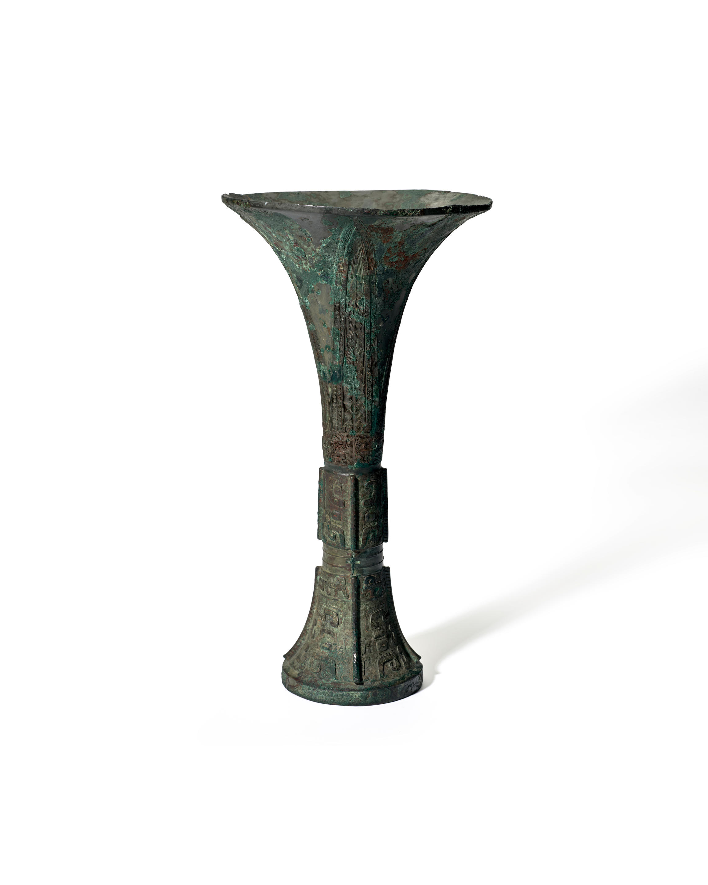 Appraisal: AN ARCHAIC BRONZE RITUAL WINE VESSEL GU Shang dynasty th-