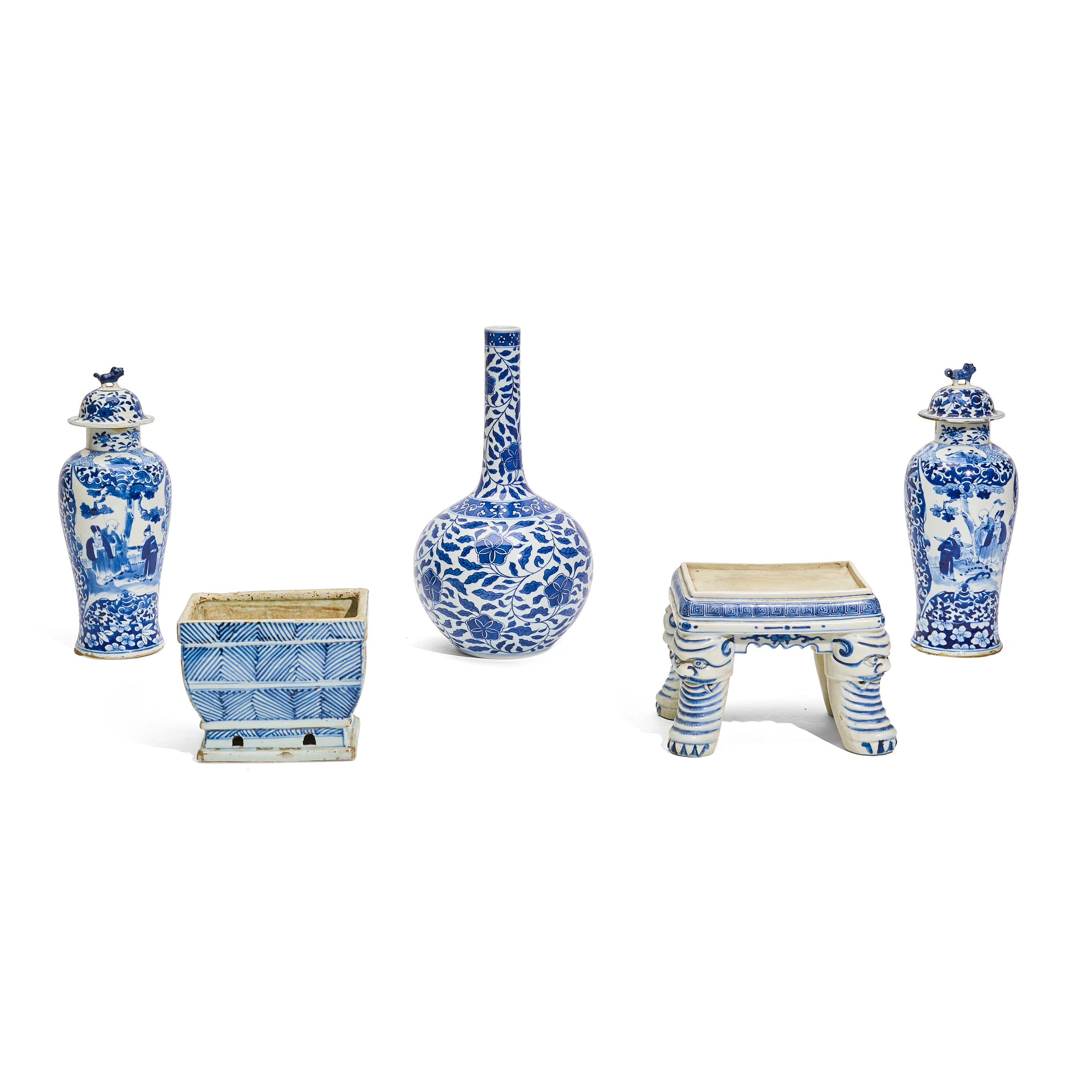 Appraisal: A GROUP OF CHINESE EXPORT BLUE AND WHITE PORCELAIN TABLE