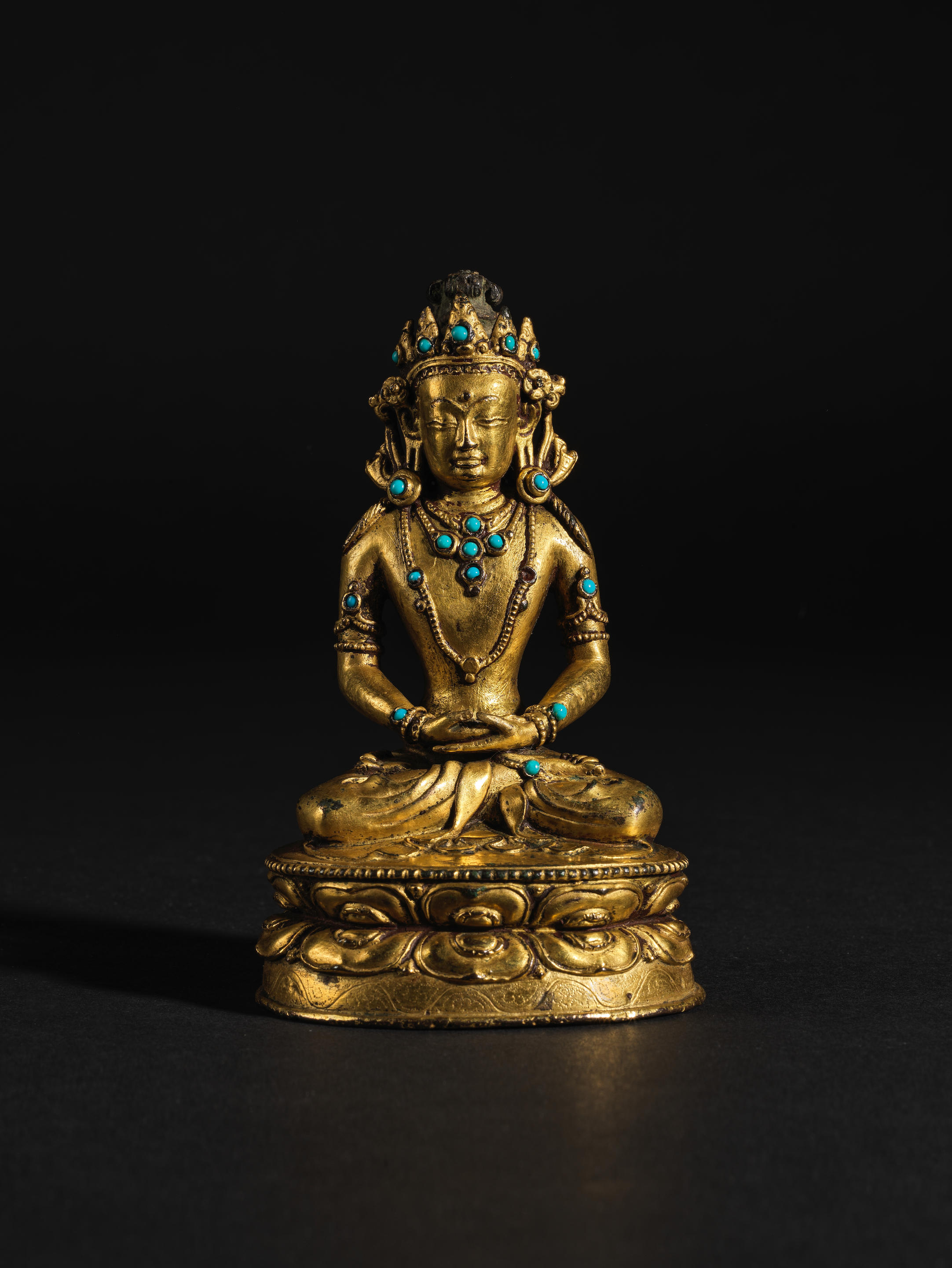 Appraisal: STATUETTE D'AMITAYUS EN ALLIAGE DE CUIVRE DOR TIBET VERS XVIE