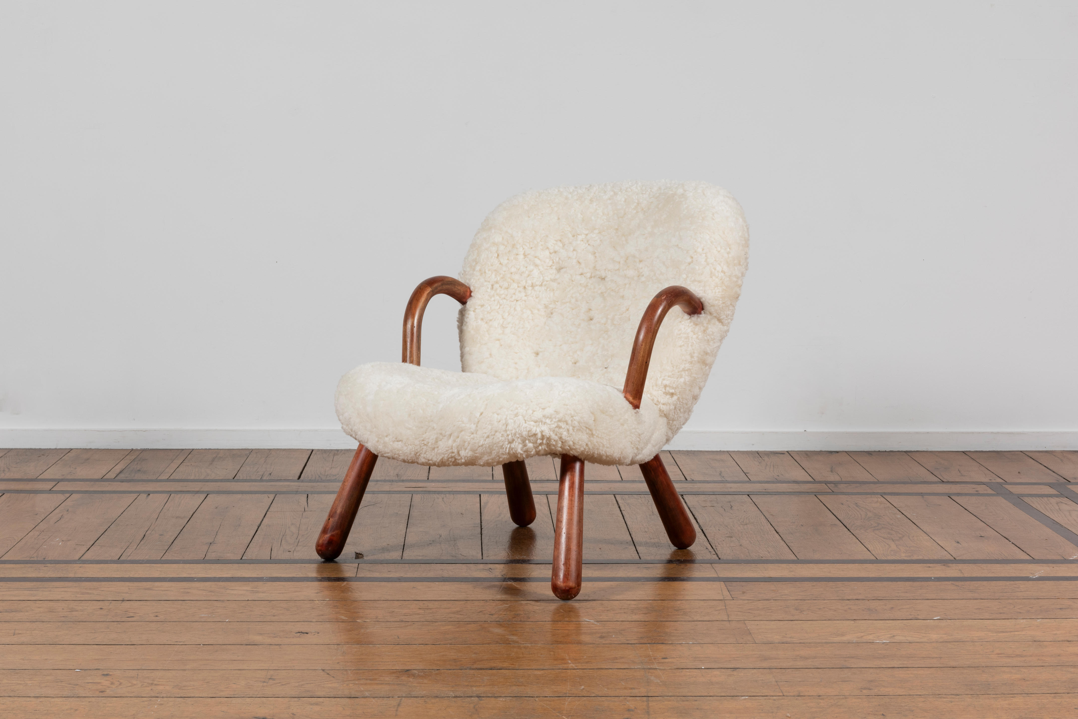 Appraisal: ATTRIBUE A PHILIP ARCTANDER Fauteuil dit Clam circa Pi tement