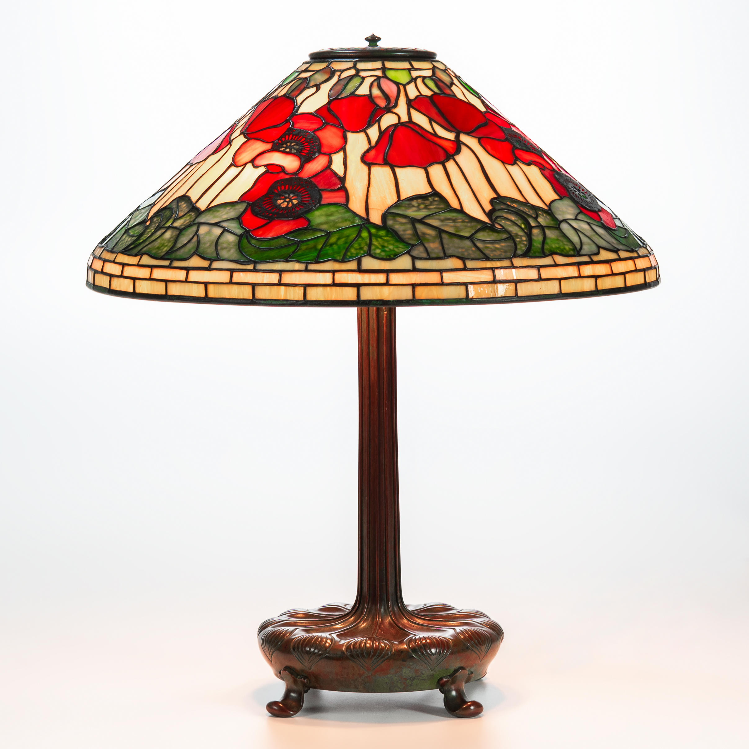 Appraisal: TIFFANY STUDIOS POPPY TABLE LAMP NEW YORK NEW YORK SHADE