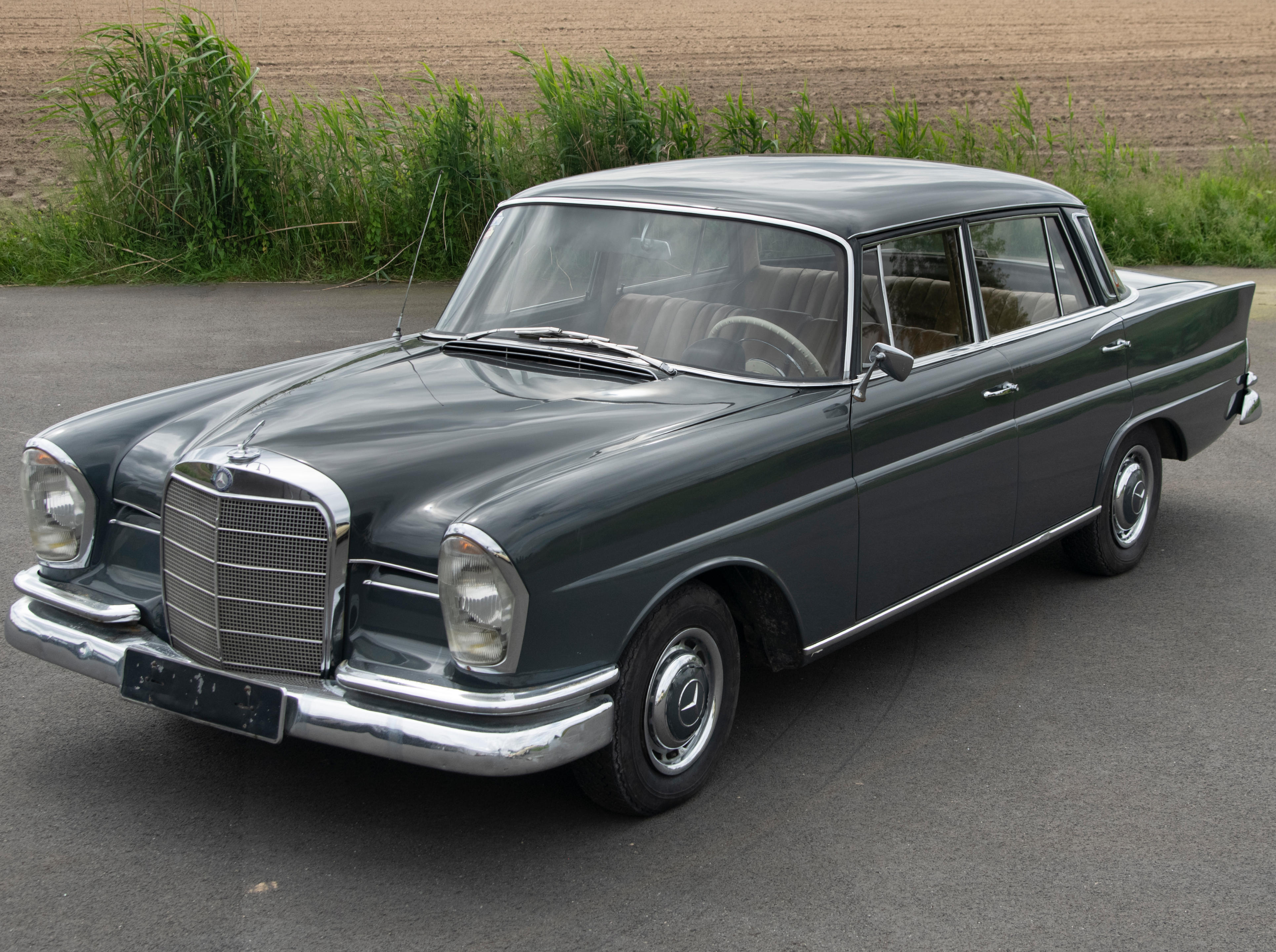 Appraisal: MERCEDES-BENZ SE HECKFLOSSE CHASSIS NO Fintail Heckflosse model Left-hand drive