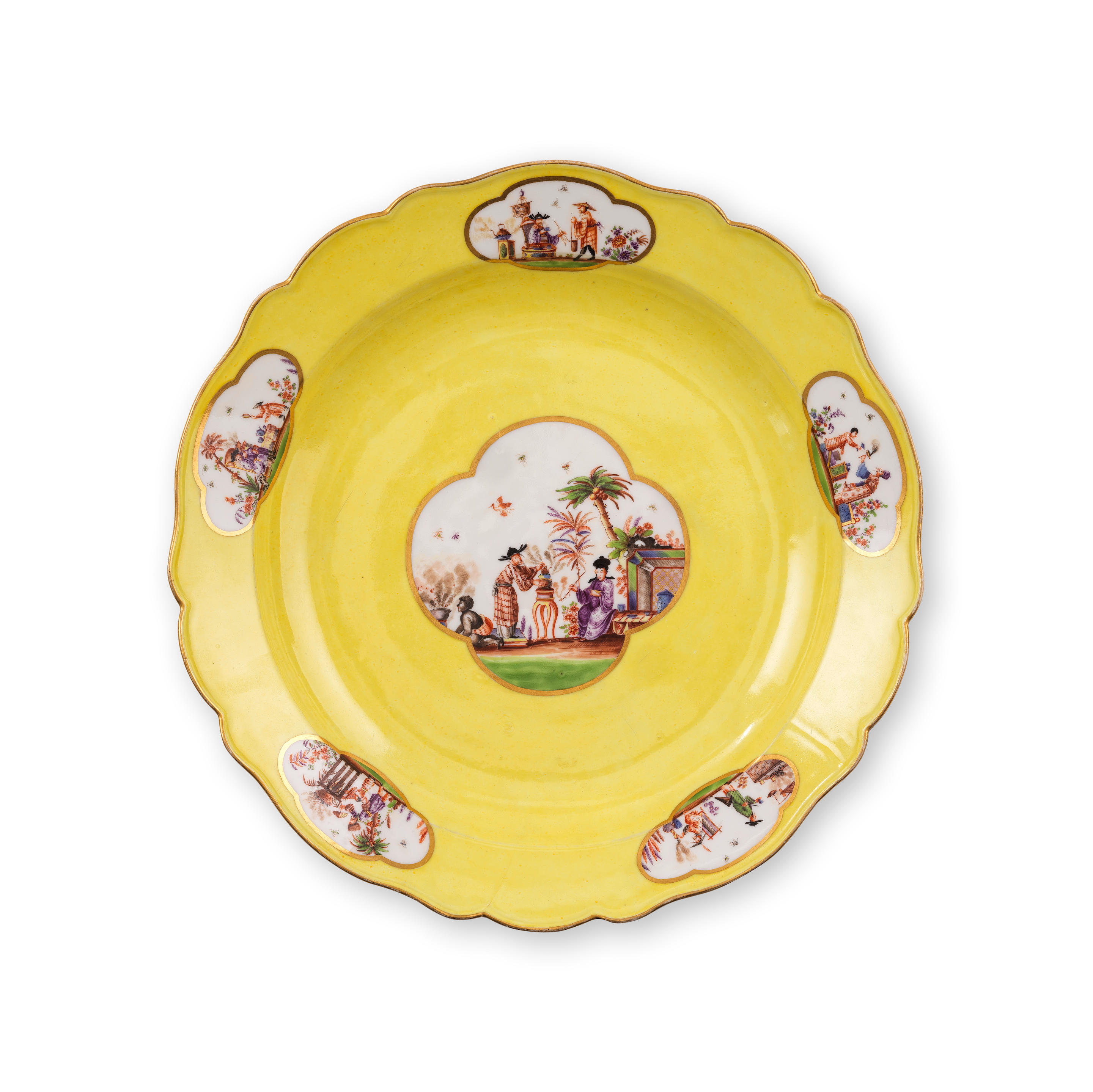 Appraisal: PLAT EN PORCELAINE DE MEISSEN FOND JAUNE PREMI RE MOITI