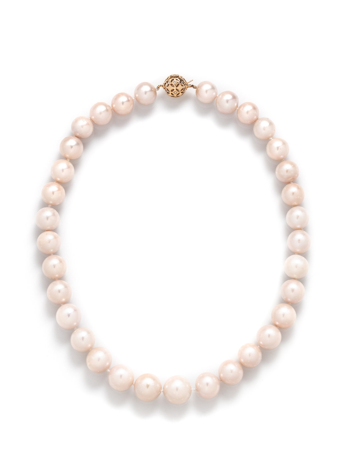 Appraisal: CULTURED SOUTH SEA PEARL NECKLACE Consisting of pearls measuring approximately