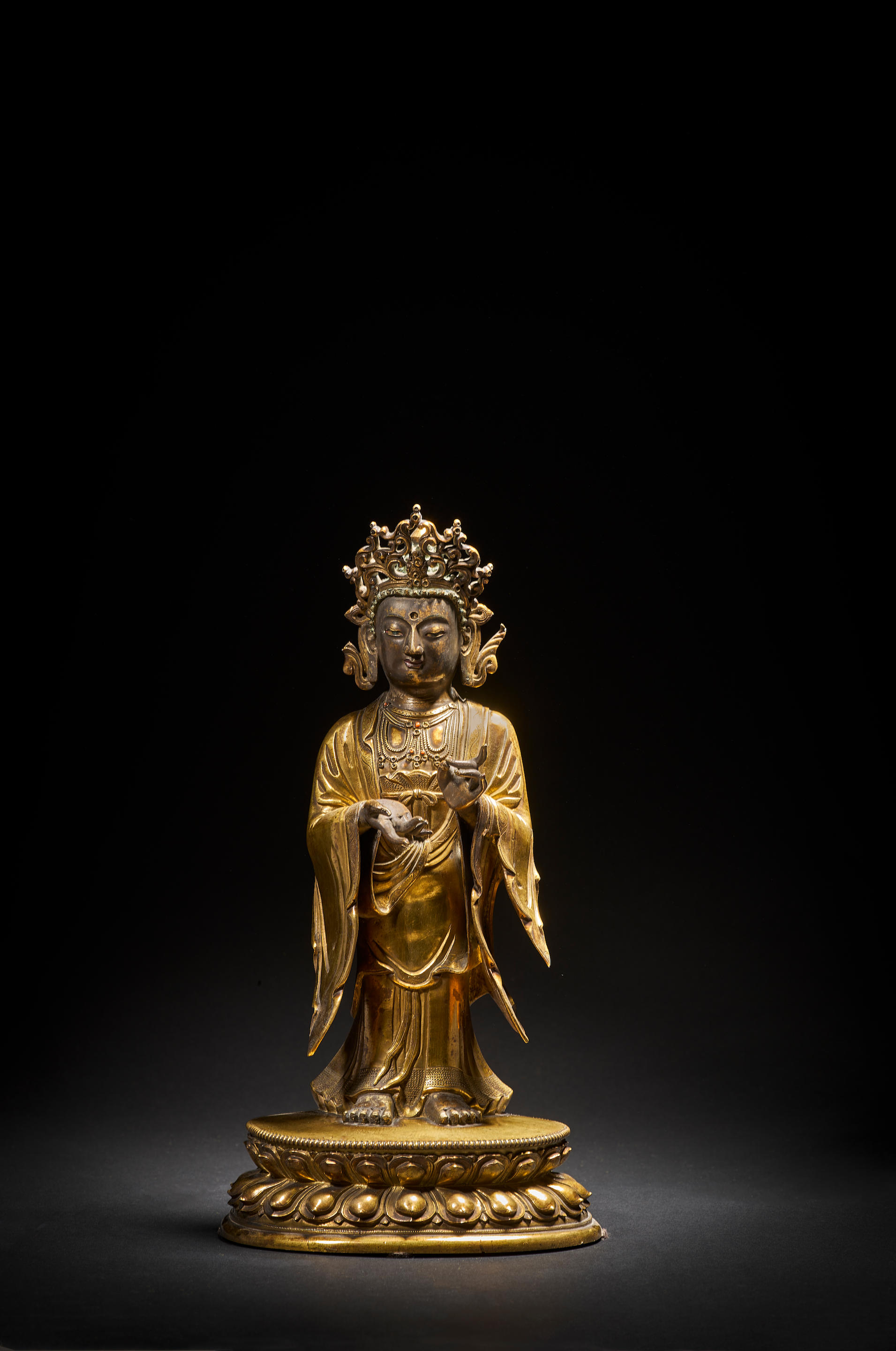 Appraisal: IMPORTANTE STATUETTE D'AMITAYUS EN BRONZE DOR poque Kangxi - A