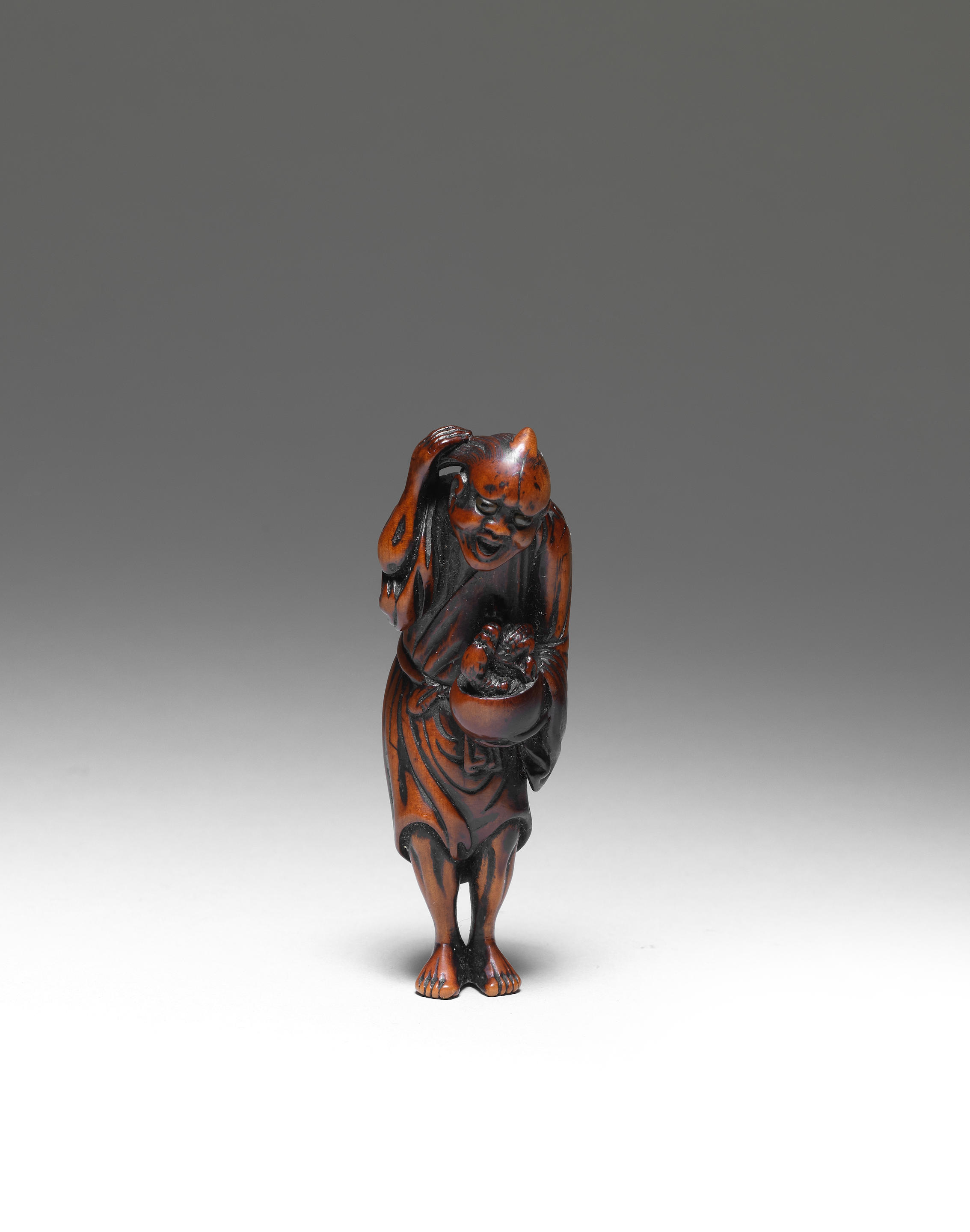 Appraisal: NETSUKE EN BOIS REPR SENTANT CHINNAN SENNIN AVEC UN DRAGON