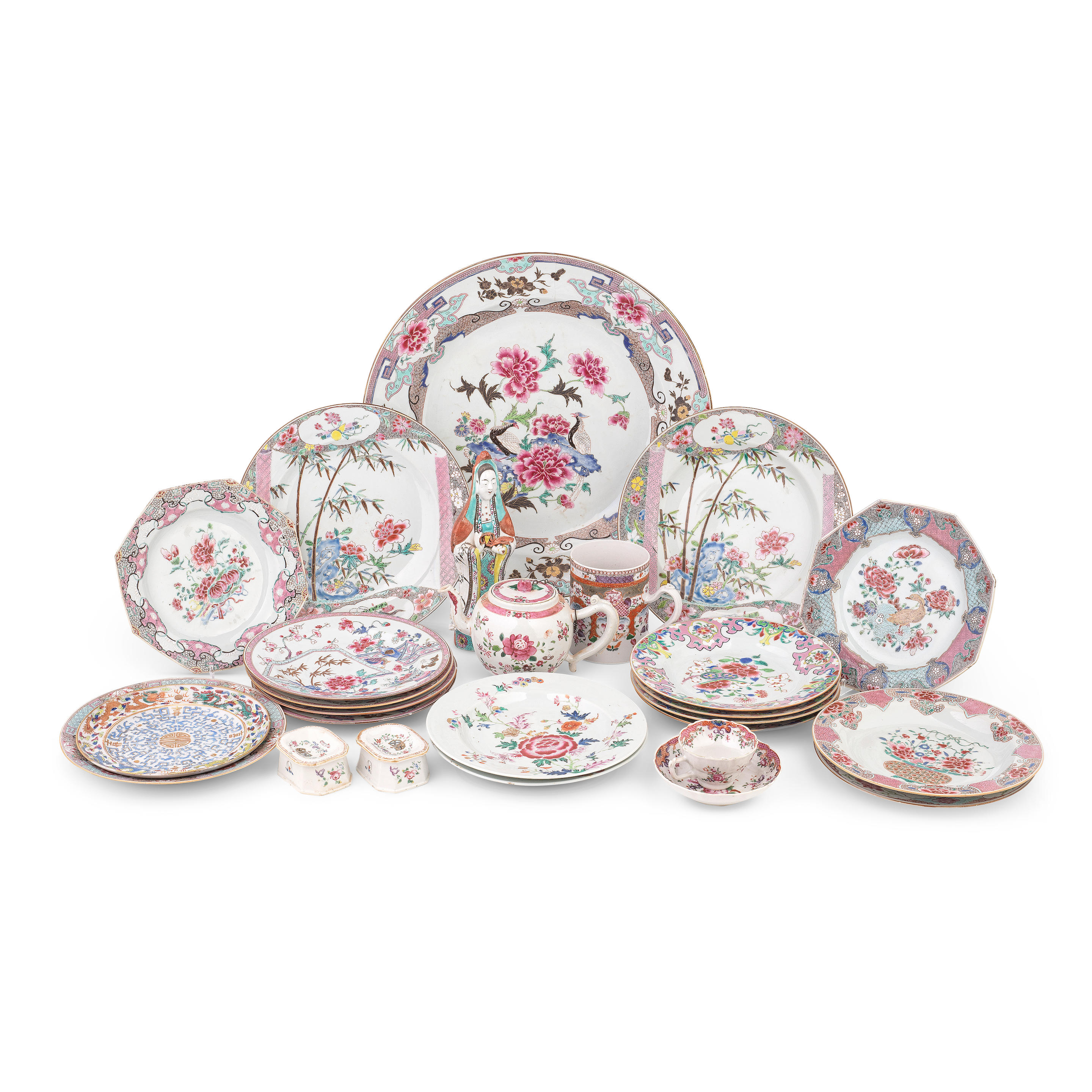 Appraisal: A LARGE ASSEMBLED COLLECTION OF CHINESE FAMILLE ROSE EXPORT PORCELAIN