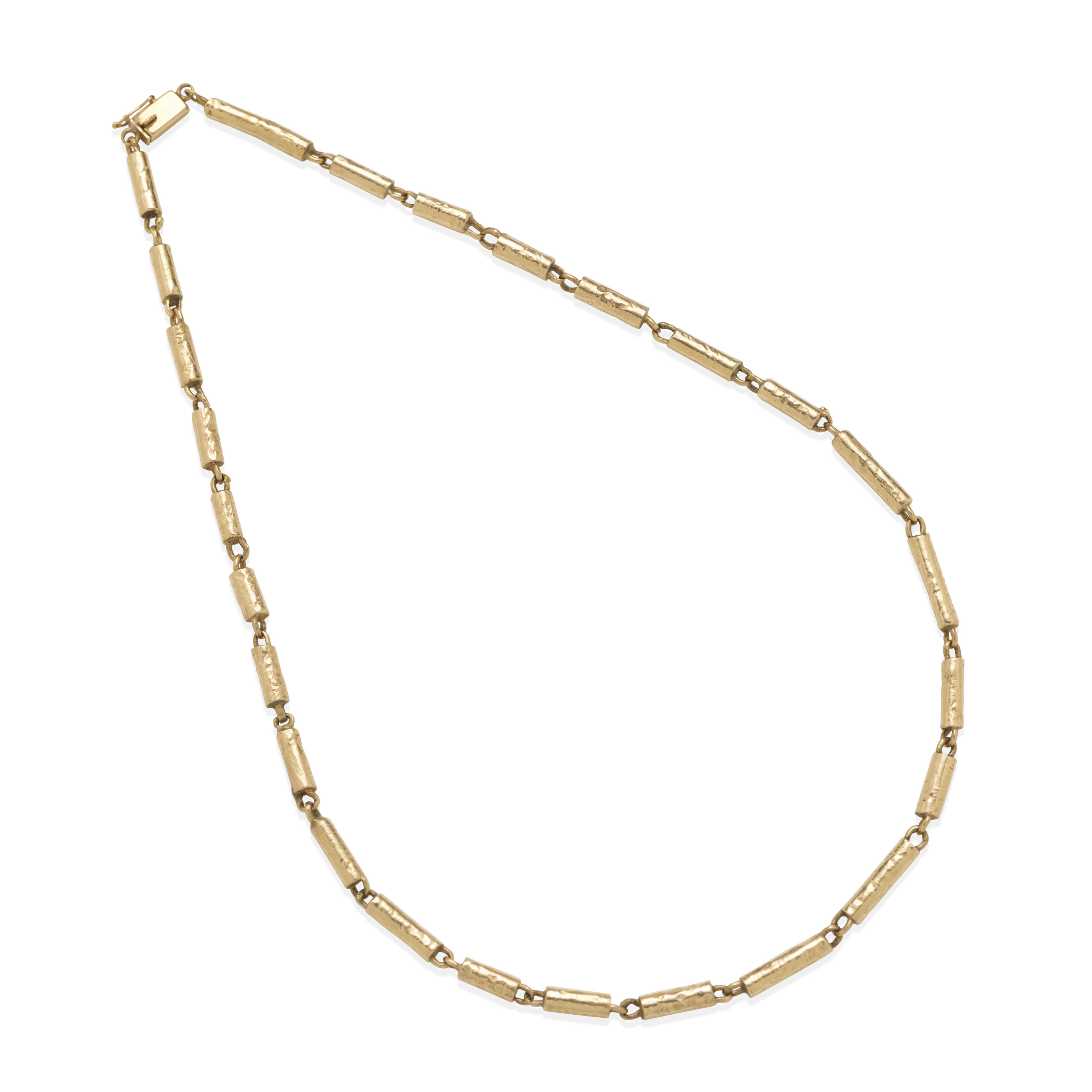 Appraisal: A GOLD NECKLACE Designed with textured barrel-shaped links of varying