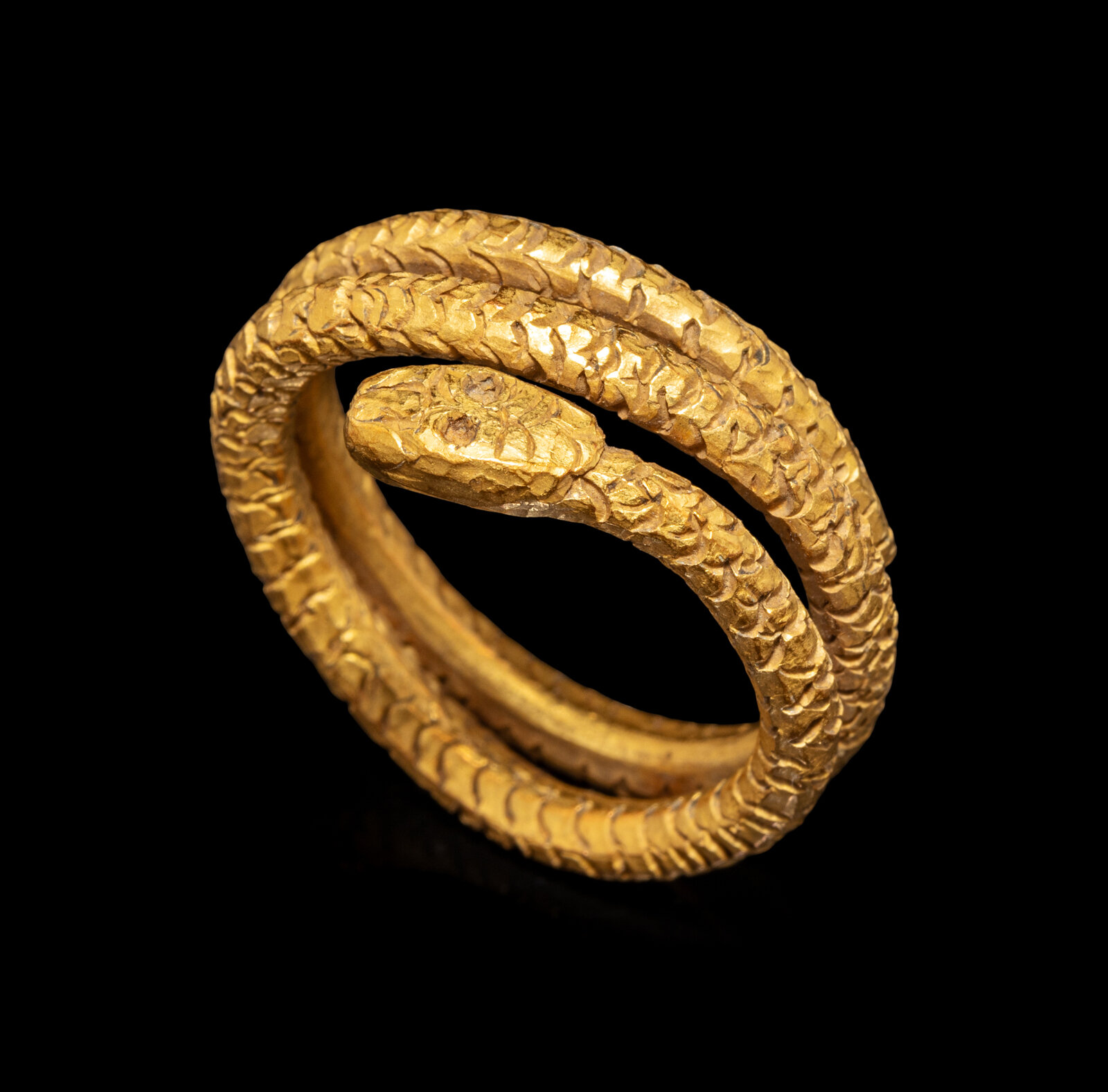 Appraisal: An Egyptian Gold Finger Ring in the Form of a