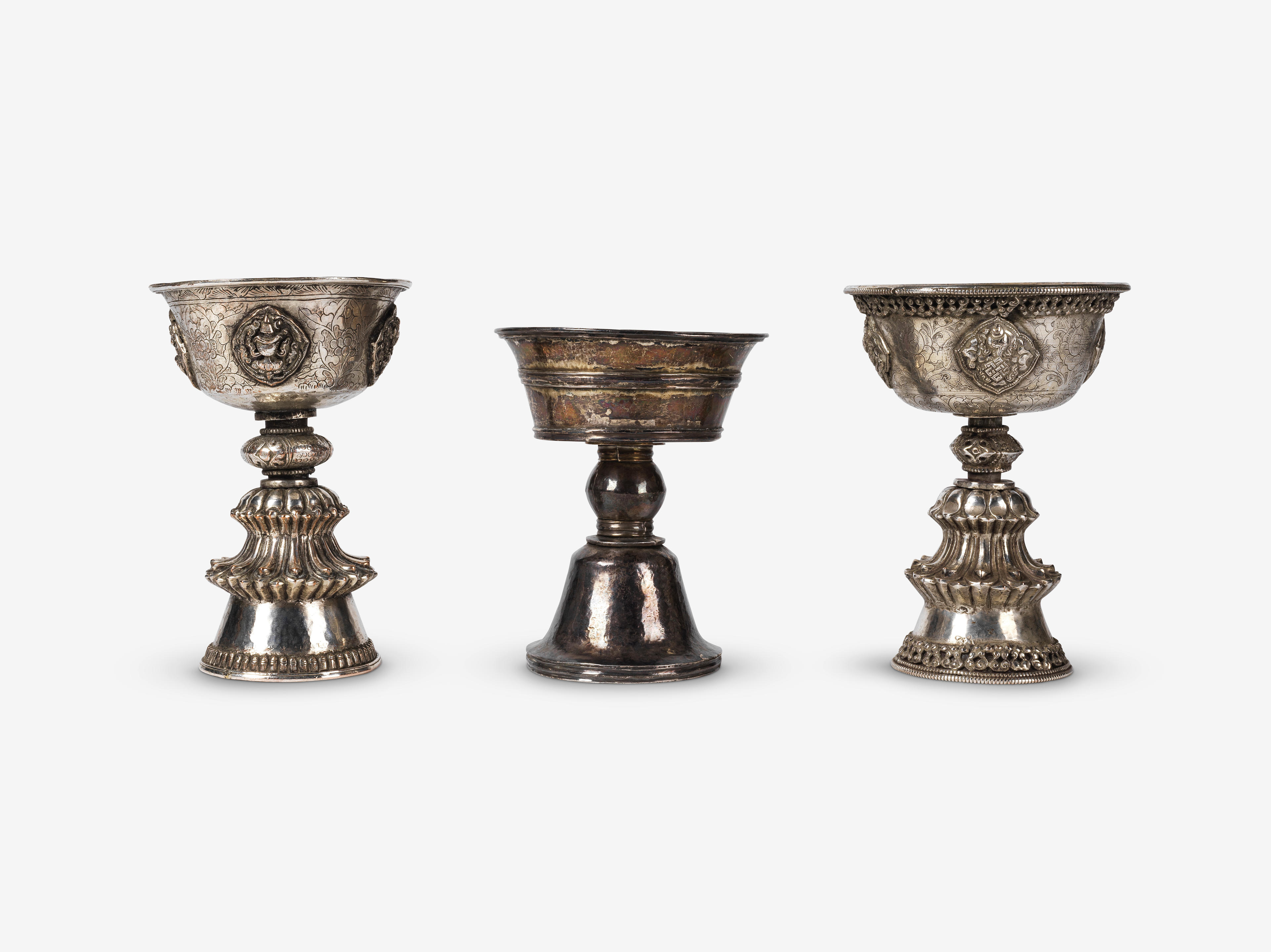 Appraisal: TROIS LAMPES OFFRANDES EN M TAL TIBET XIXE XXE SI