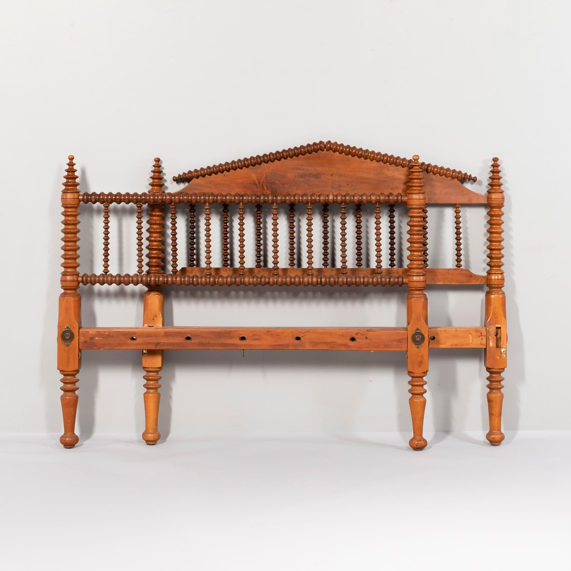 Appraisal: JENNY LIND SPOOL-TURNED MAPLE BED without side rails ht wd