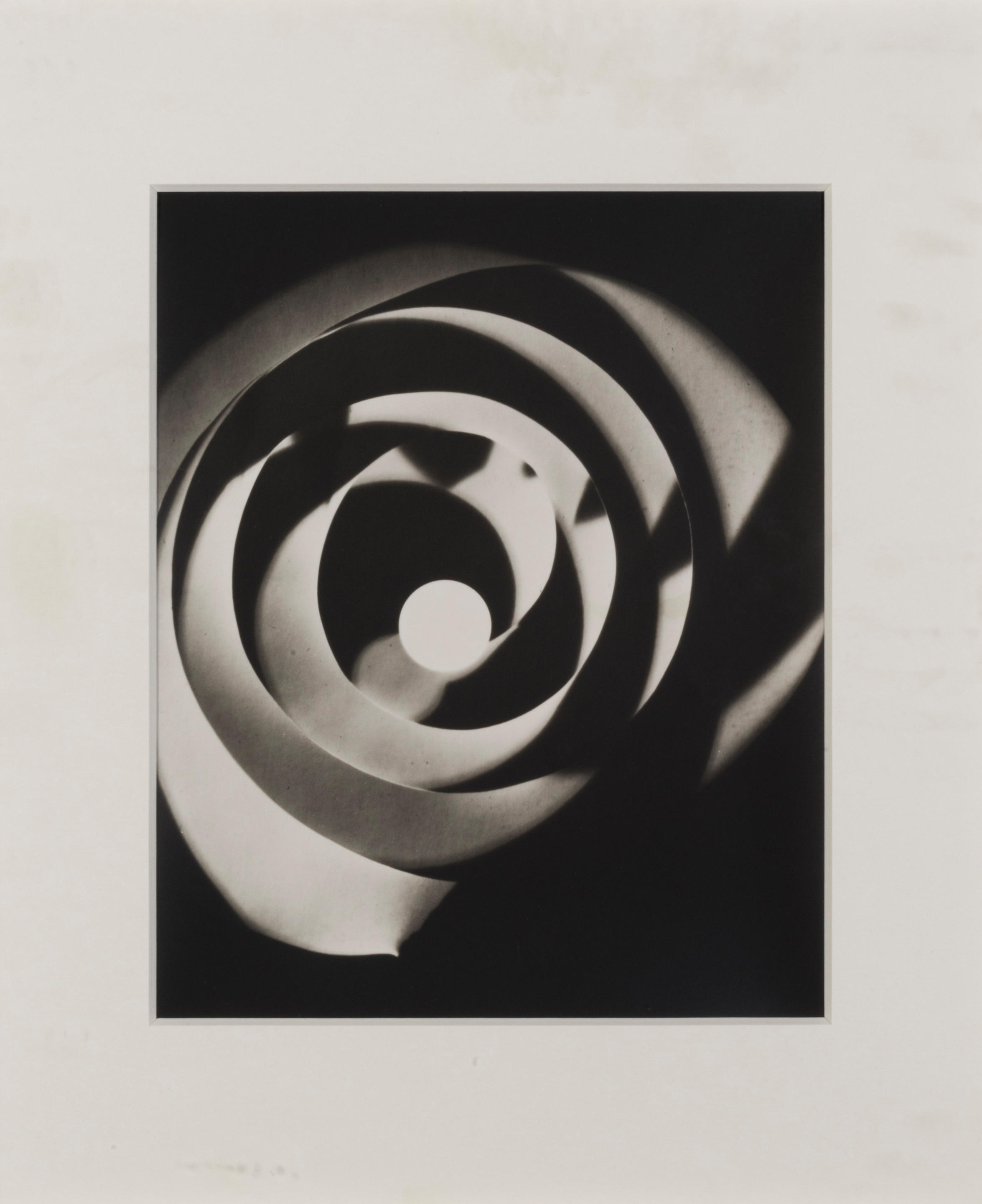 Appraisal: MAN RAY - Rayograph - Tirage en g latine argent