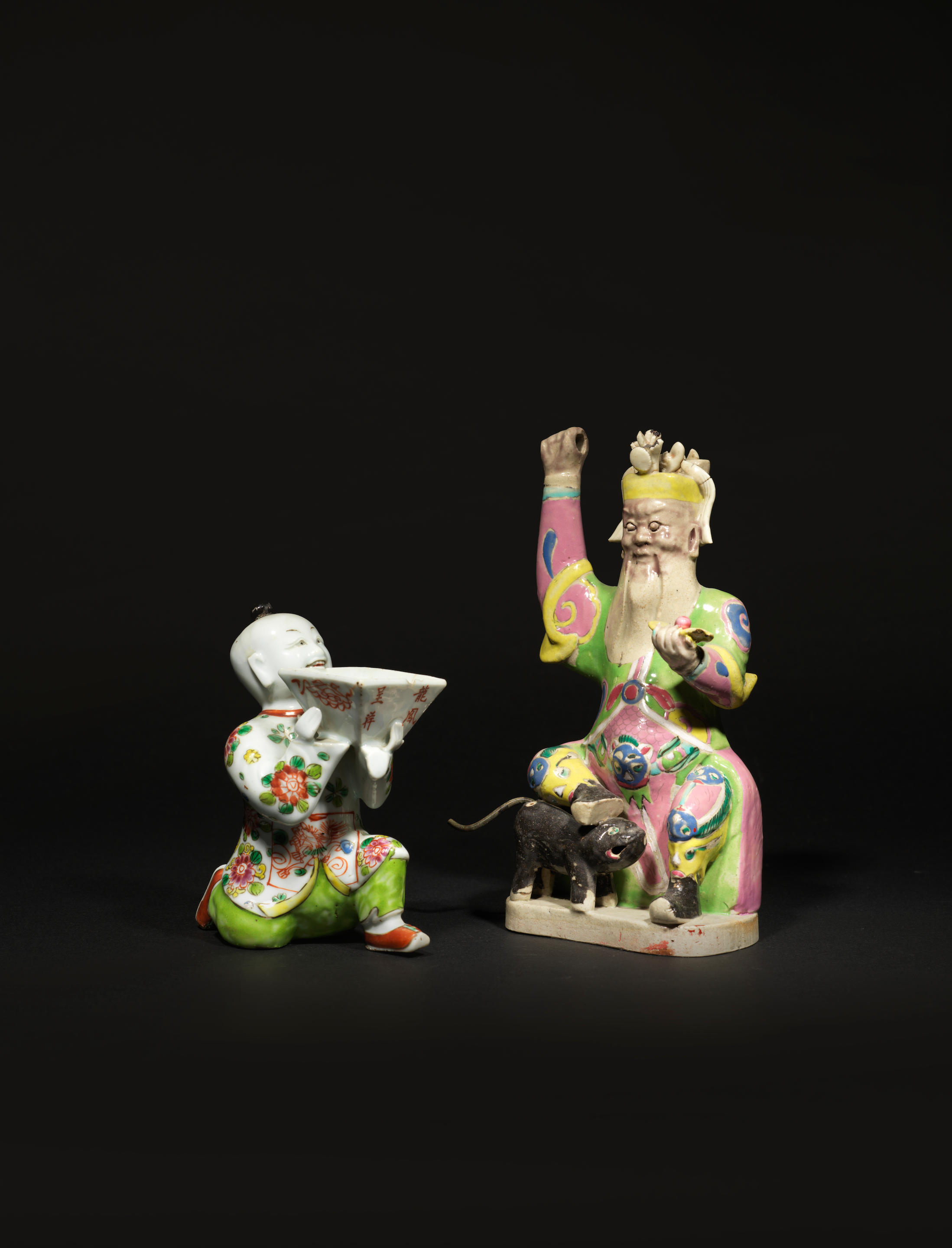 Appraisal: STATUETTE D'IMMORTEL TAO STE EN PORCELAINE DE LA FAMILLE ROSE