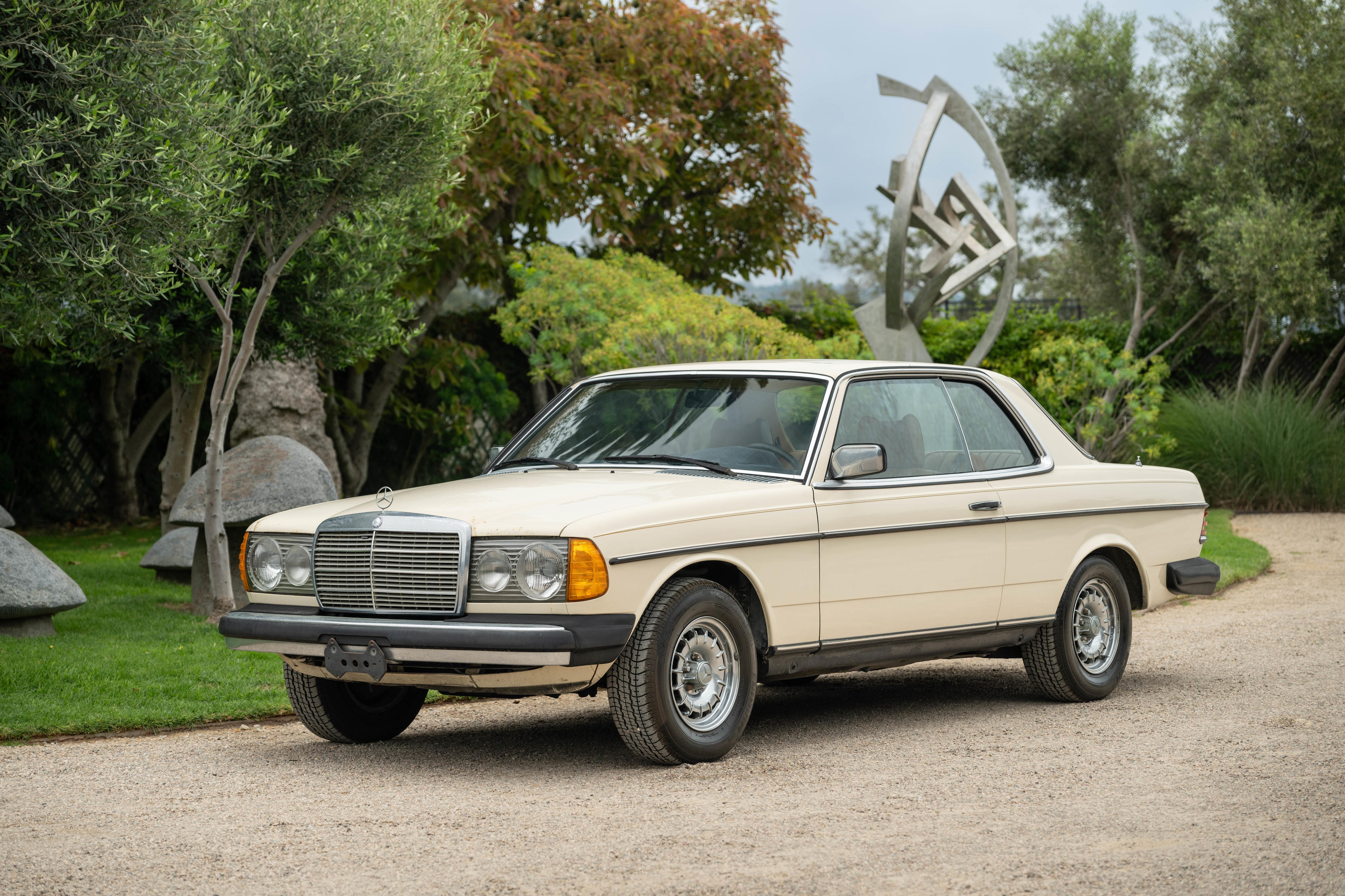 Appraisal: MERCEDES-BENZ CE COUPE CHASSIS NO cc DOHC Inline Six-Cylinder Engine