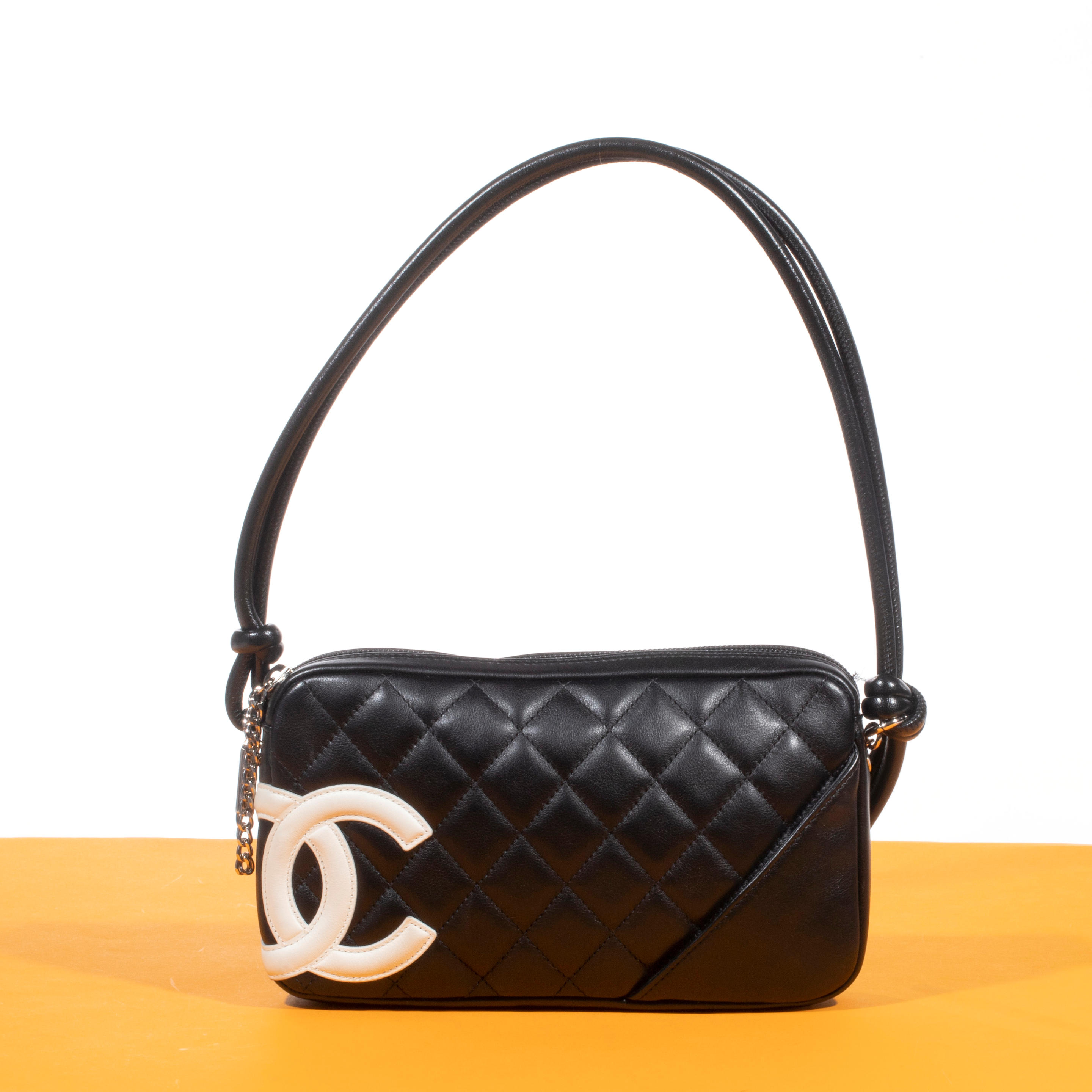 Appraisal: CHANEL COLLECTION PR T PORTER - SAC CAMBON Directeur artistique