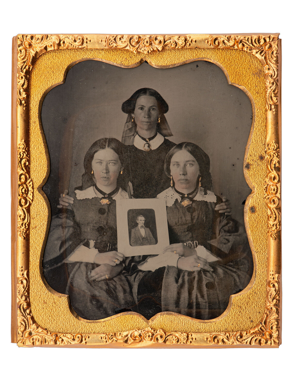 Appraisal: LINCOLNIANA - EARLY PHOTOGRAPHY Sixth plate ambrotype of three patriotic