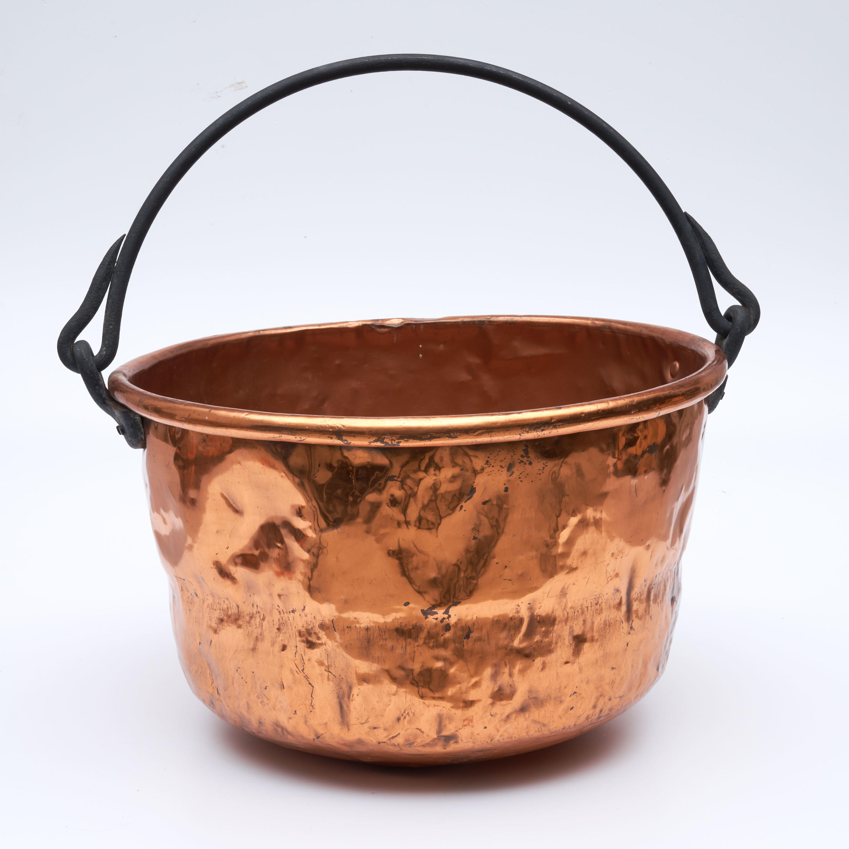 Appraisal: LARGE COPPER BUCKET Possibly European Late th early th century