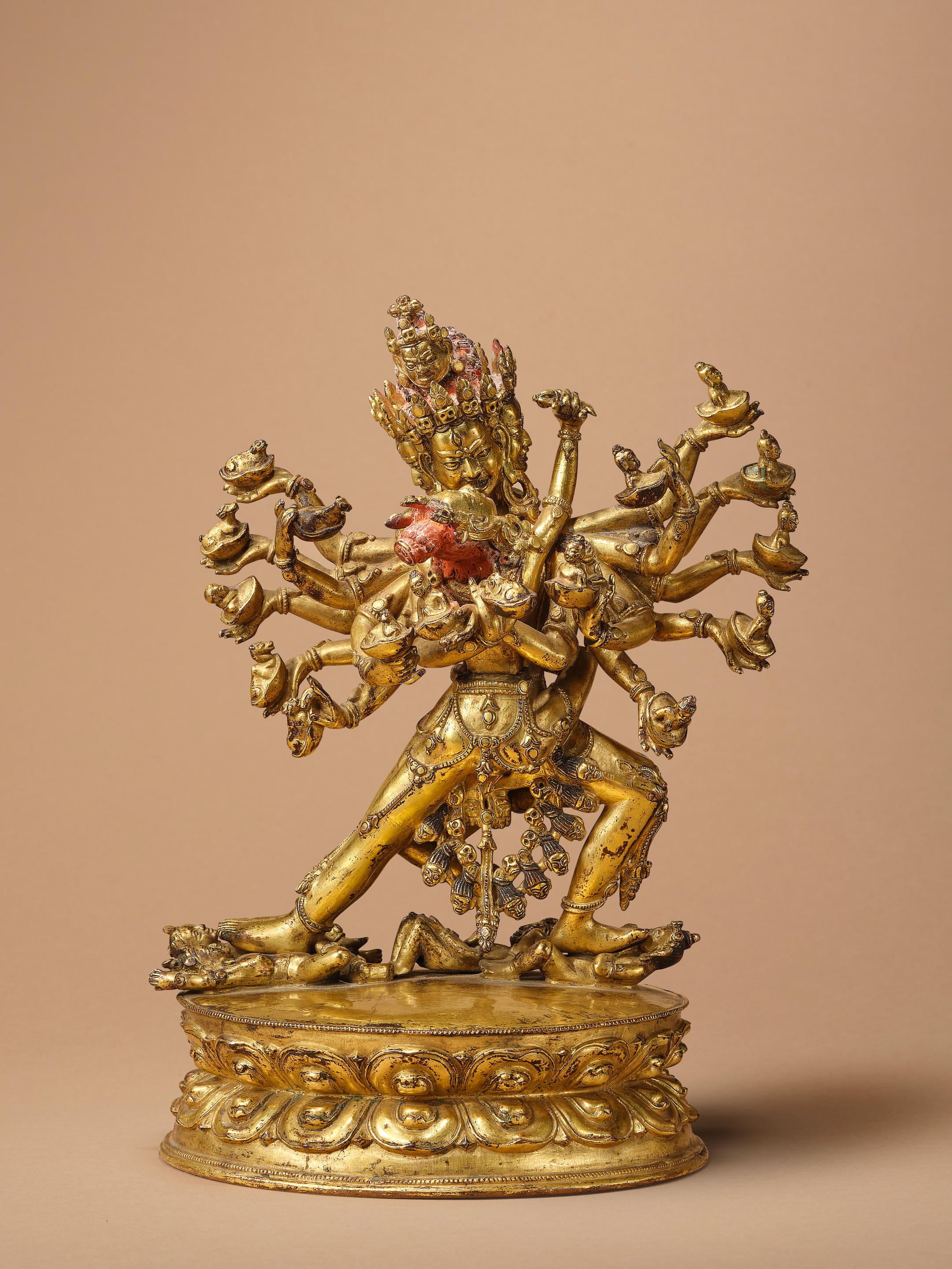 Appraisal: STATUETTE DE HEVAJRA EN ALLIAGE DE CUIVRE DOR TIBET CENTRAL