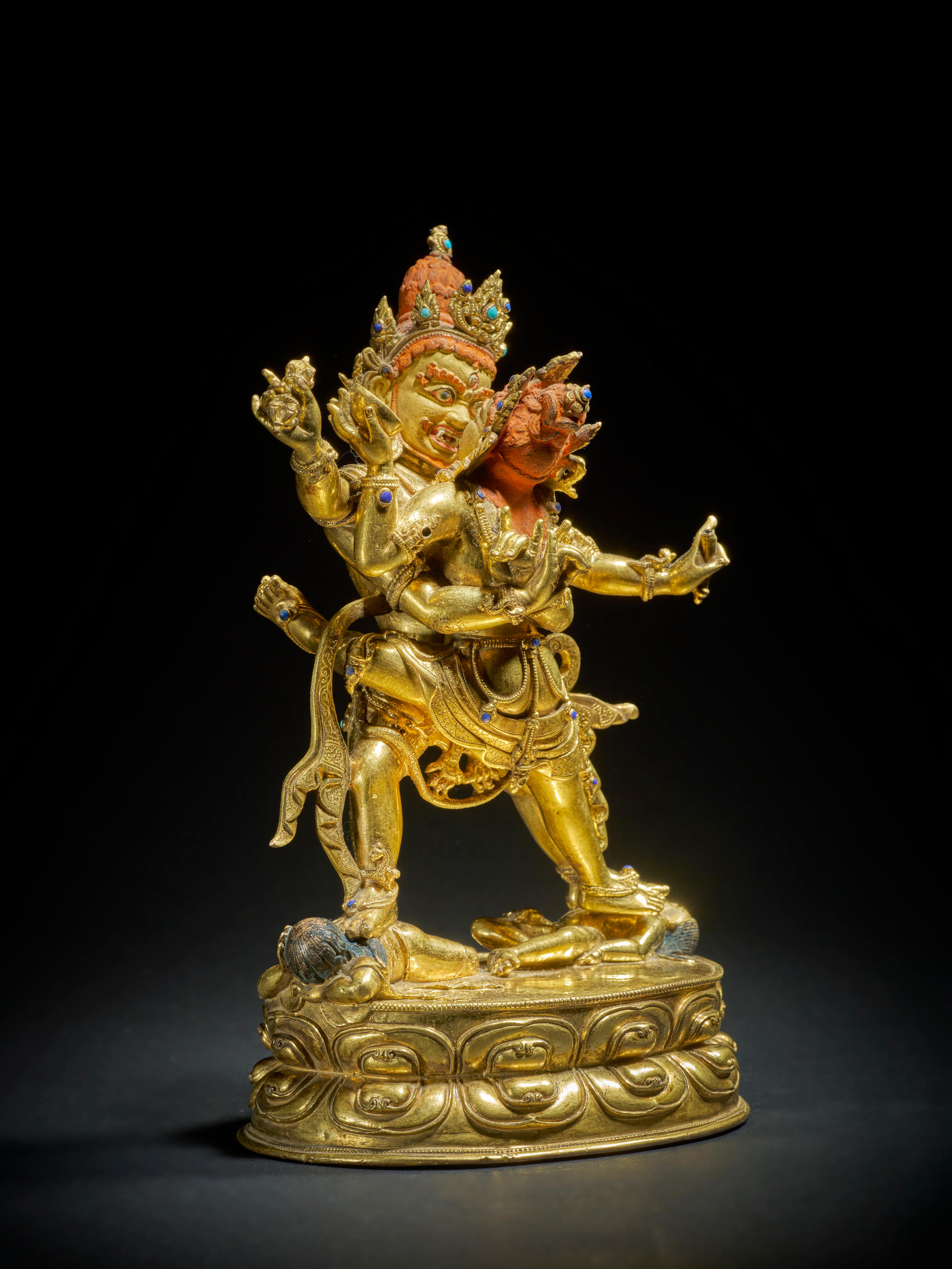 Appraisal: STATUETTE D'UNE DIVINIT D'ACCOMPAGNATRICE DE MAHACHAKRA VAJRAPANI EN ALLIAGE DE