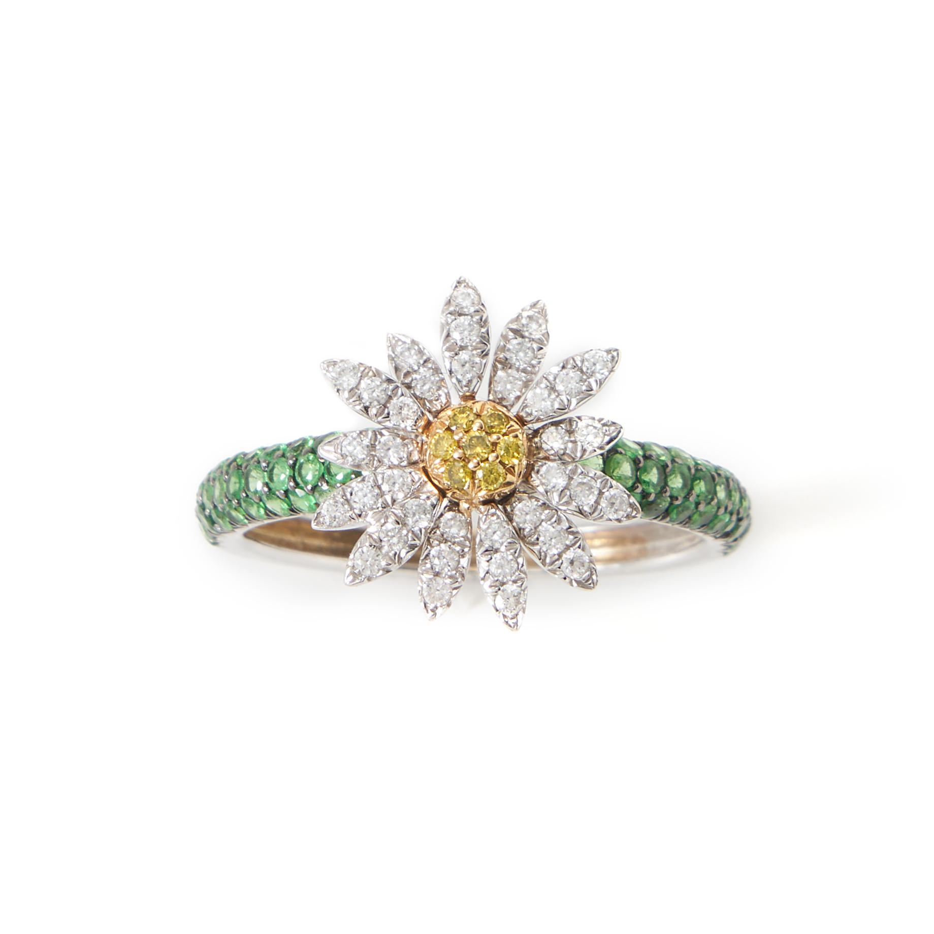 Appraisal: SILLAM AN K GOLD LITTLE DAISY RING Centering a daisy