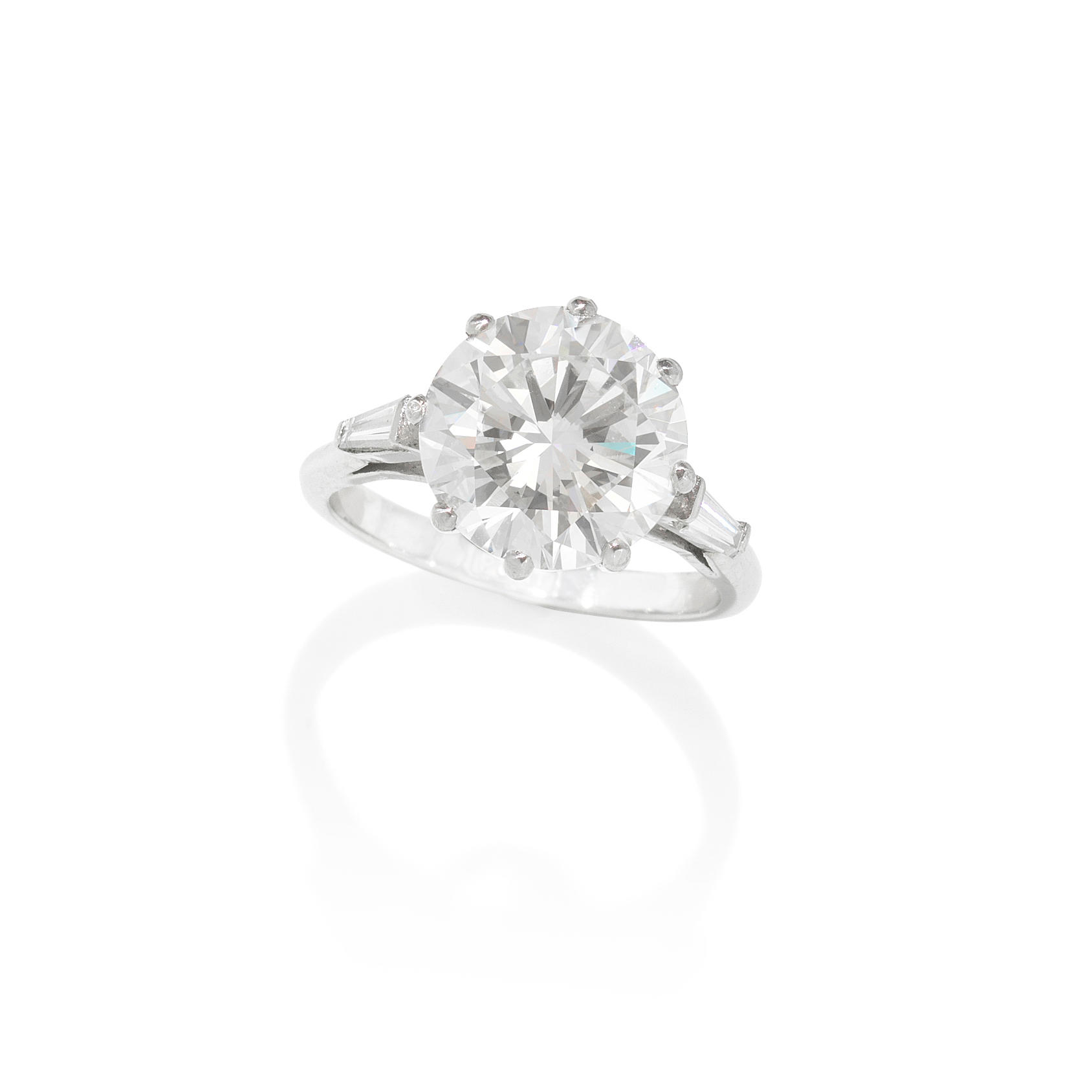 Appraisal: DIAMOND SINGLE-STONE RING The brilliant-cut diamond weighing carats between two