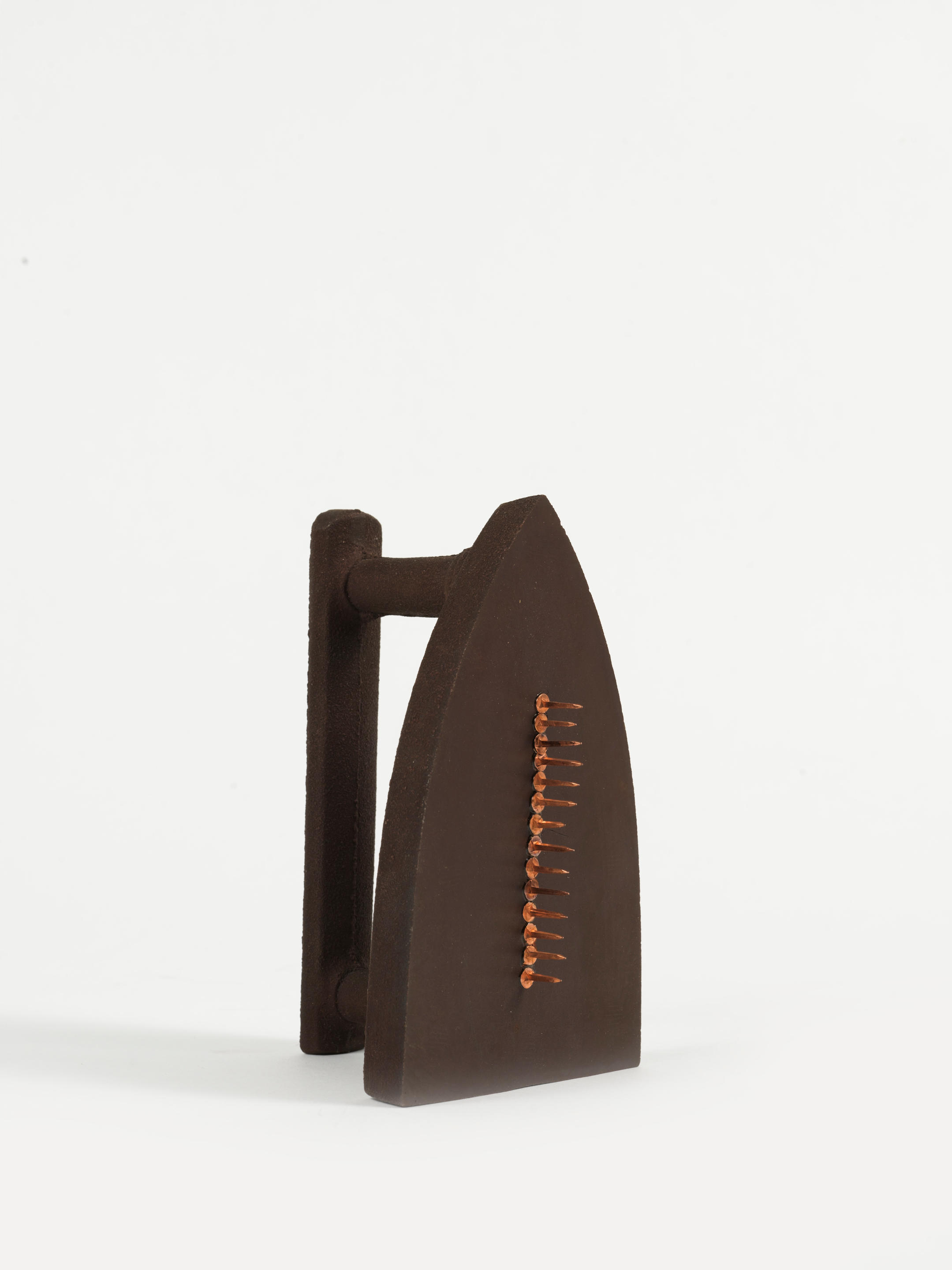 Appraisal: MAN RAY - Le cadeau - Fer repasser en bronze