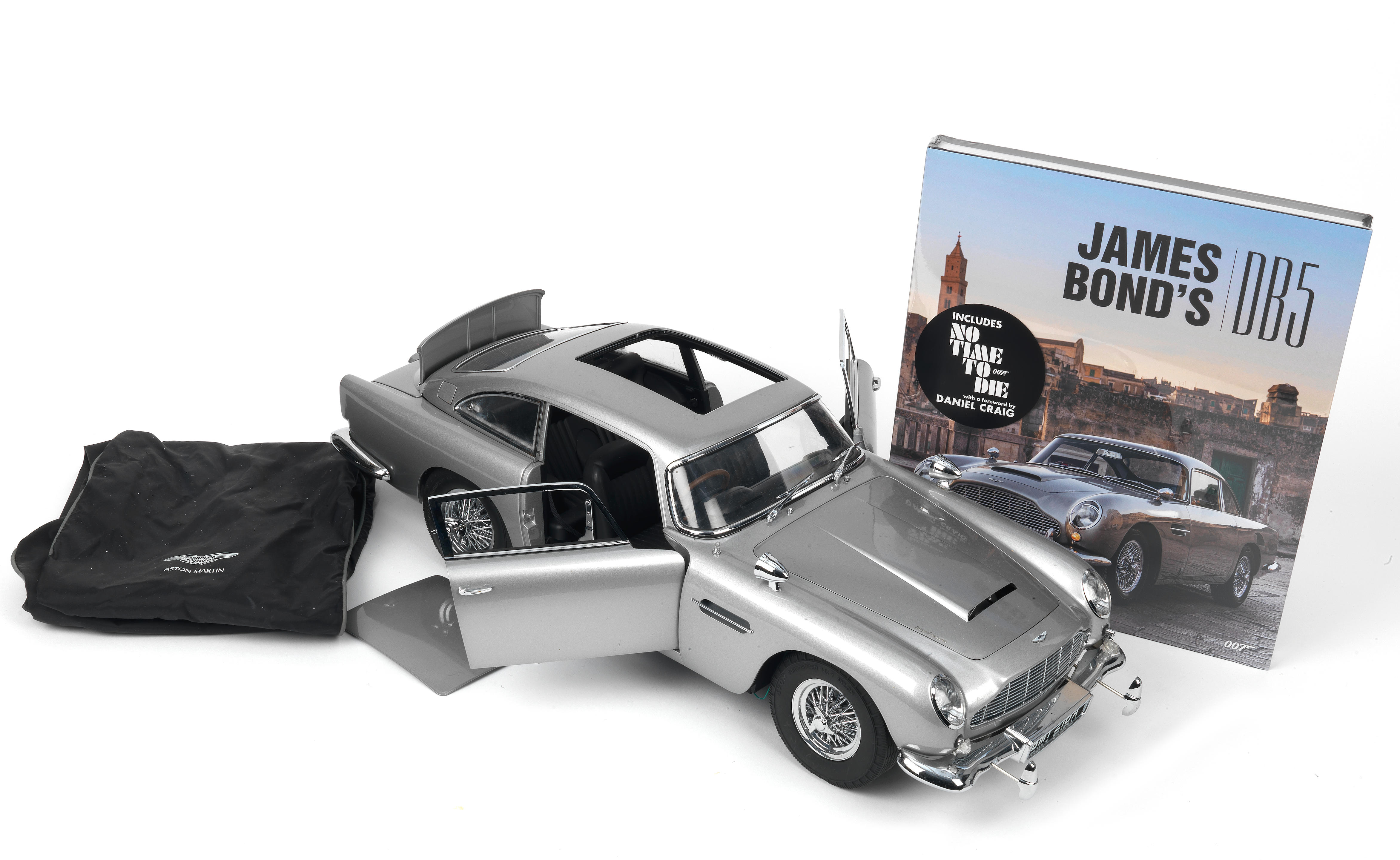 Appraisal: A SCALE MODEL OF THE JAMES BOND 'GOLDFINGER' ASTON MARTIN