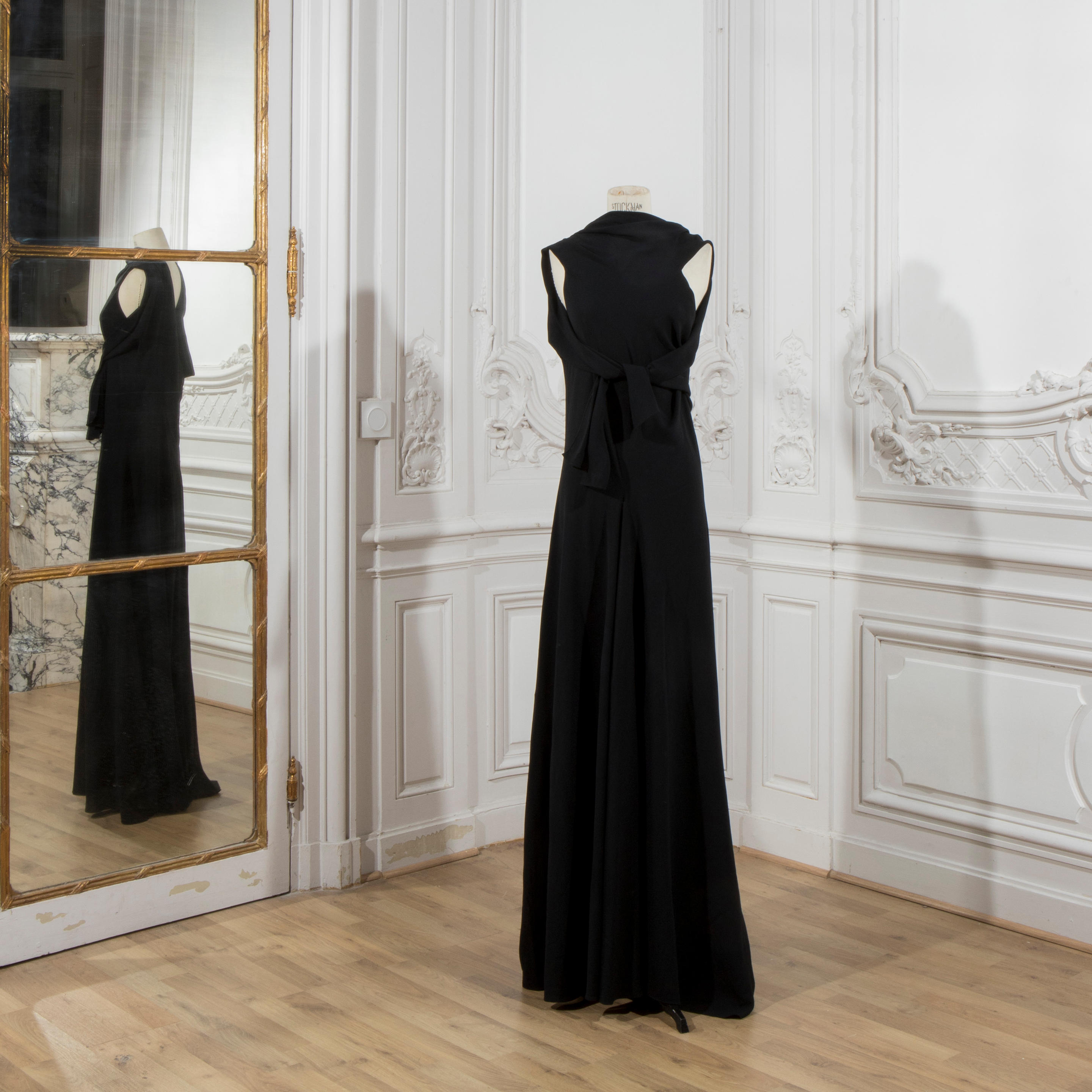 Appraisal: MADELEINE VIONNET ATTRIBU COLLECTION HAUTE COUTURE HIVER ROBE DU SOIR