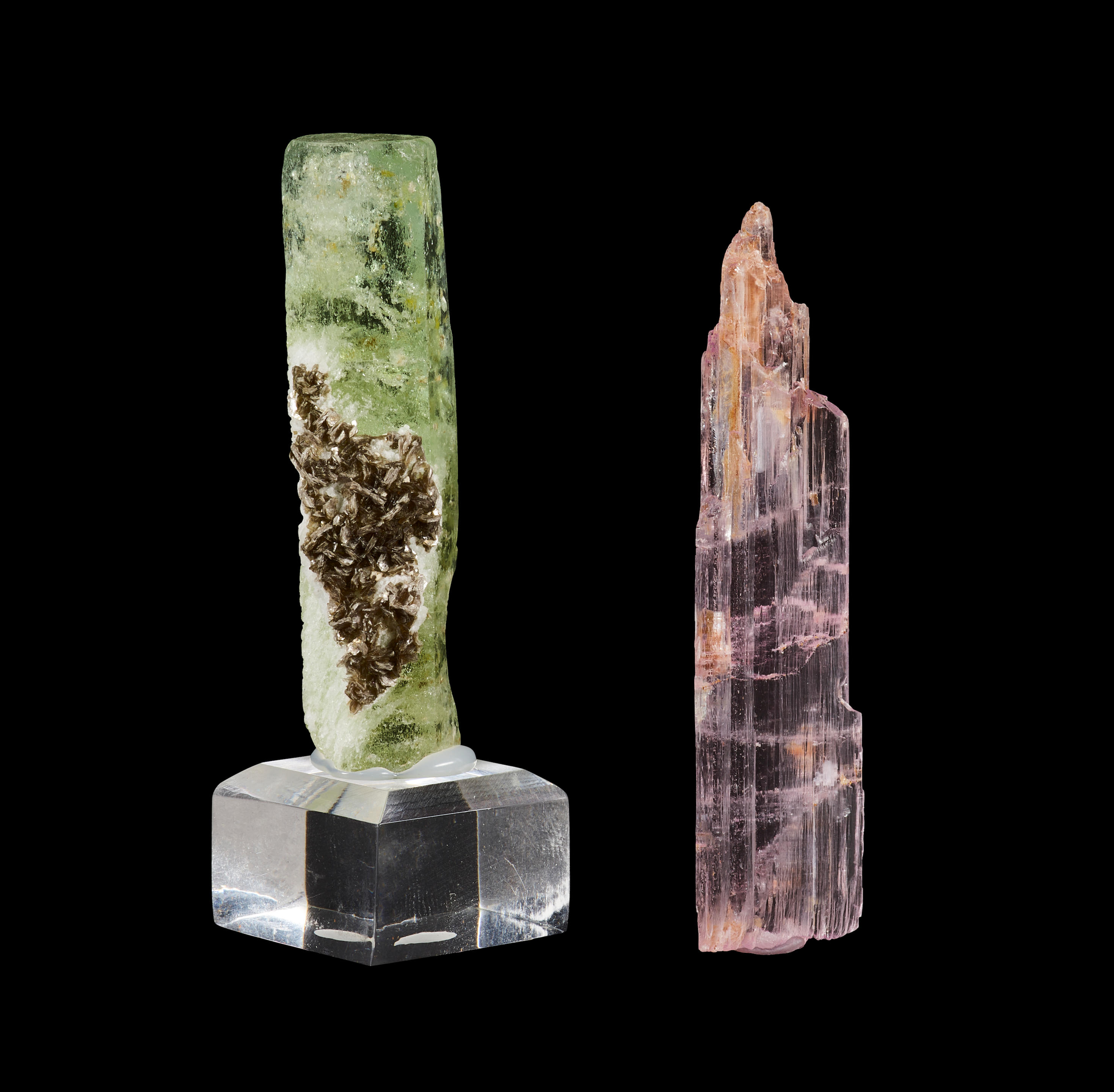 Appraisal: A GREEN BERYL AND KUNZITE Green beryl on Acrylic Base