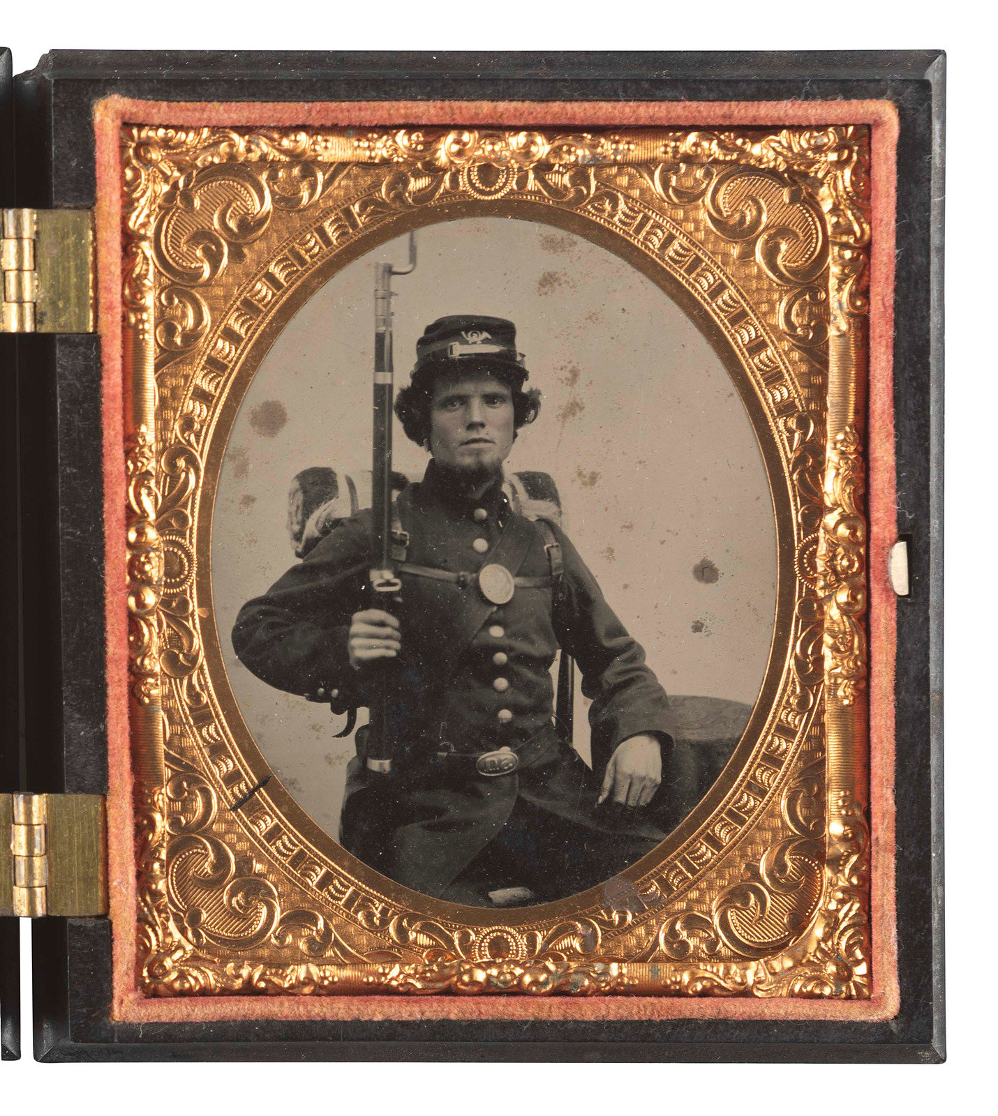 Appraisal: CIVIL WAR Early war sixth plate tintype featuring a th