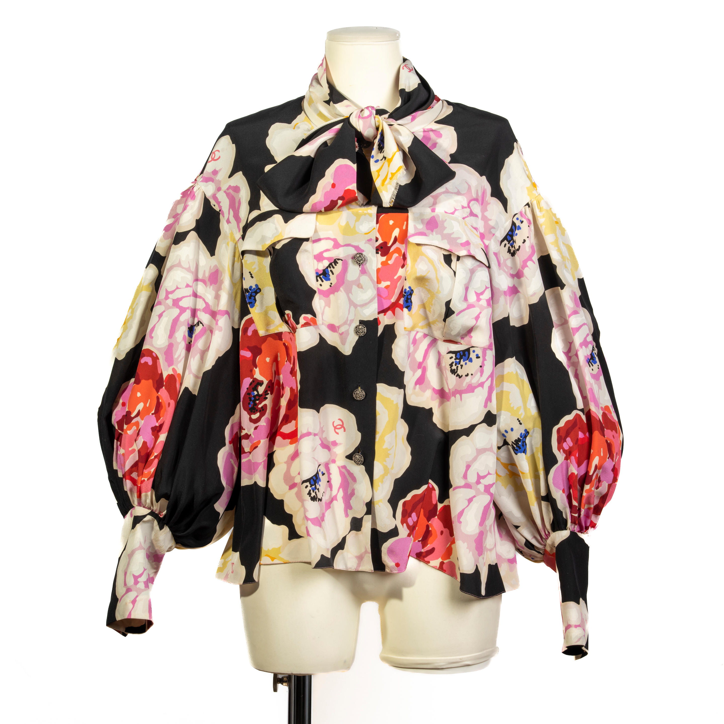 Appraisal: CHANEL COLLECTION PR T PORTER CIRCA BLOUSE Directeur artistique Karl