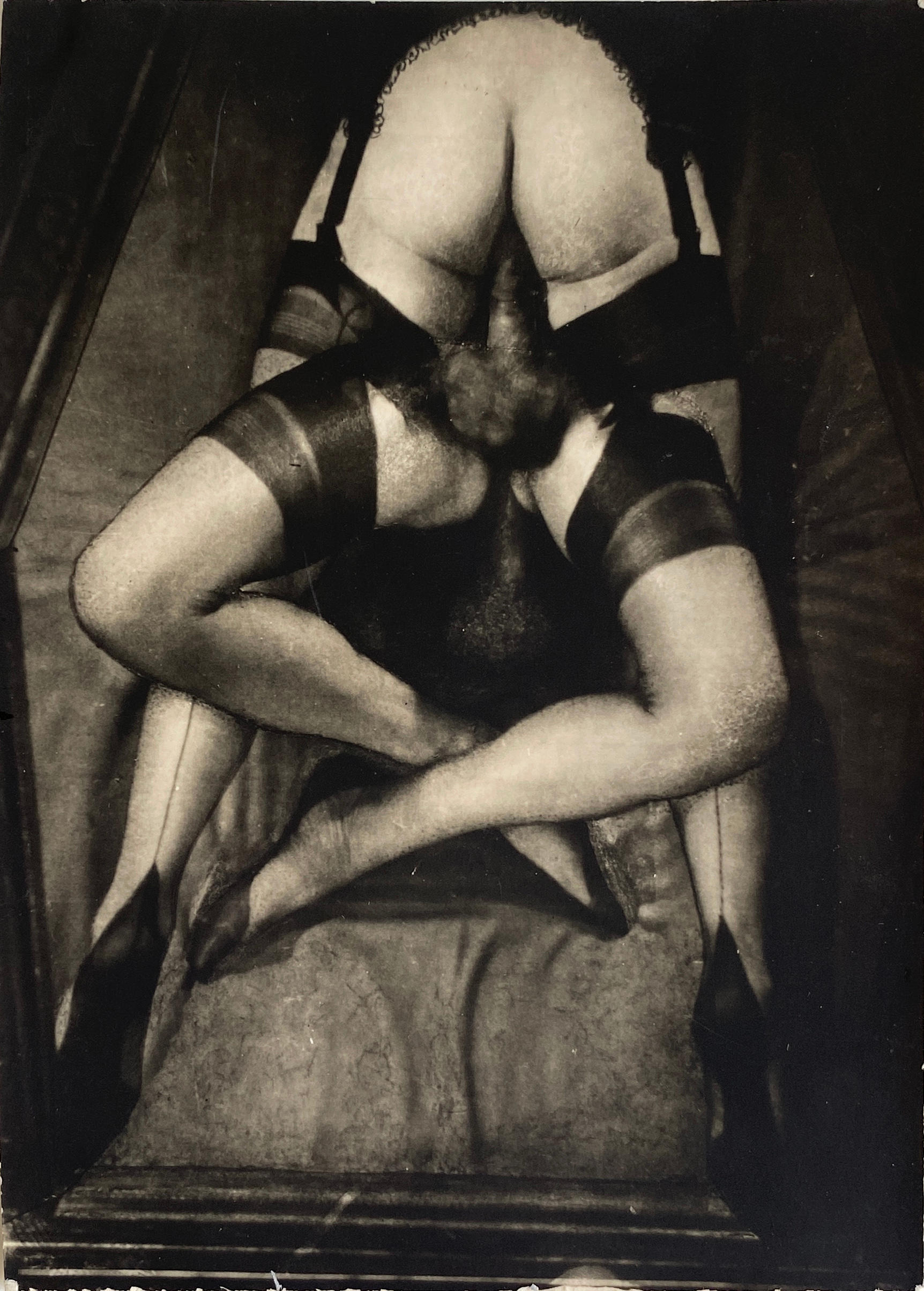 Appraisal: PIERRE MOLINIER - Photomontage sans titre Tirage argentique d' poque