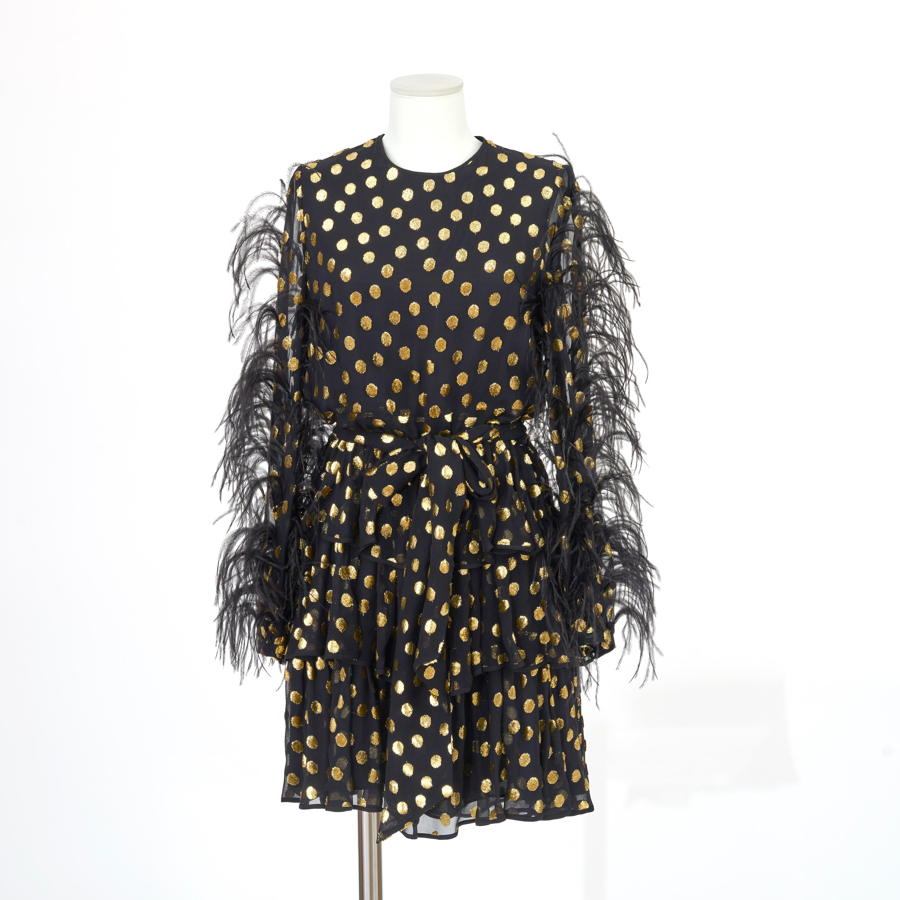 Appraisal: VALENTINO COLLECTION PRE-FALL ROBE EN MOUSSELINE DE SOIE NOIRE SURMONT