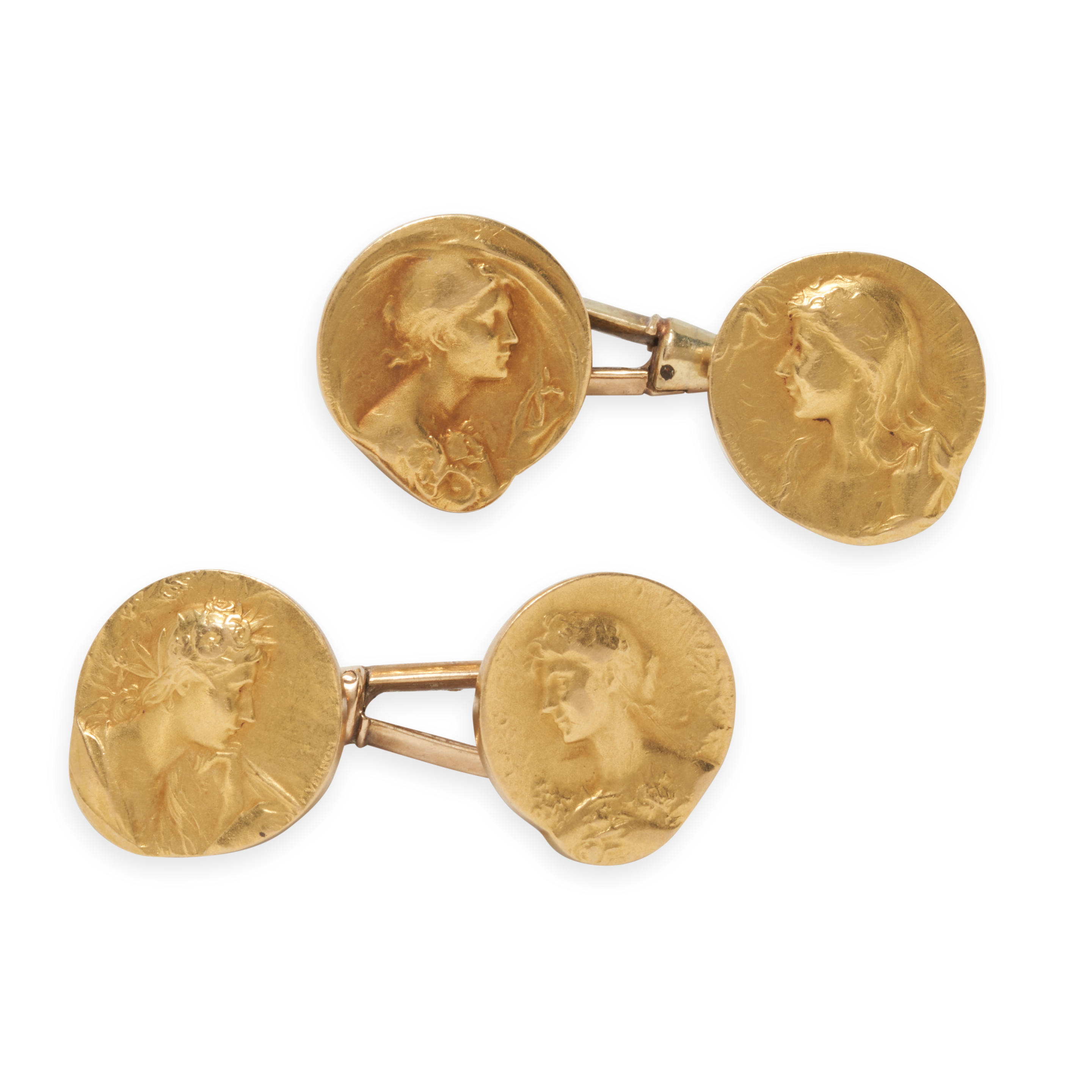 Appraisal: A PAIR OF ART NOUVEAU GOLD CUFF LINKS AUSTRIA Depicting