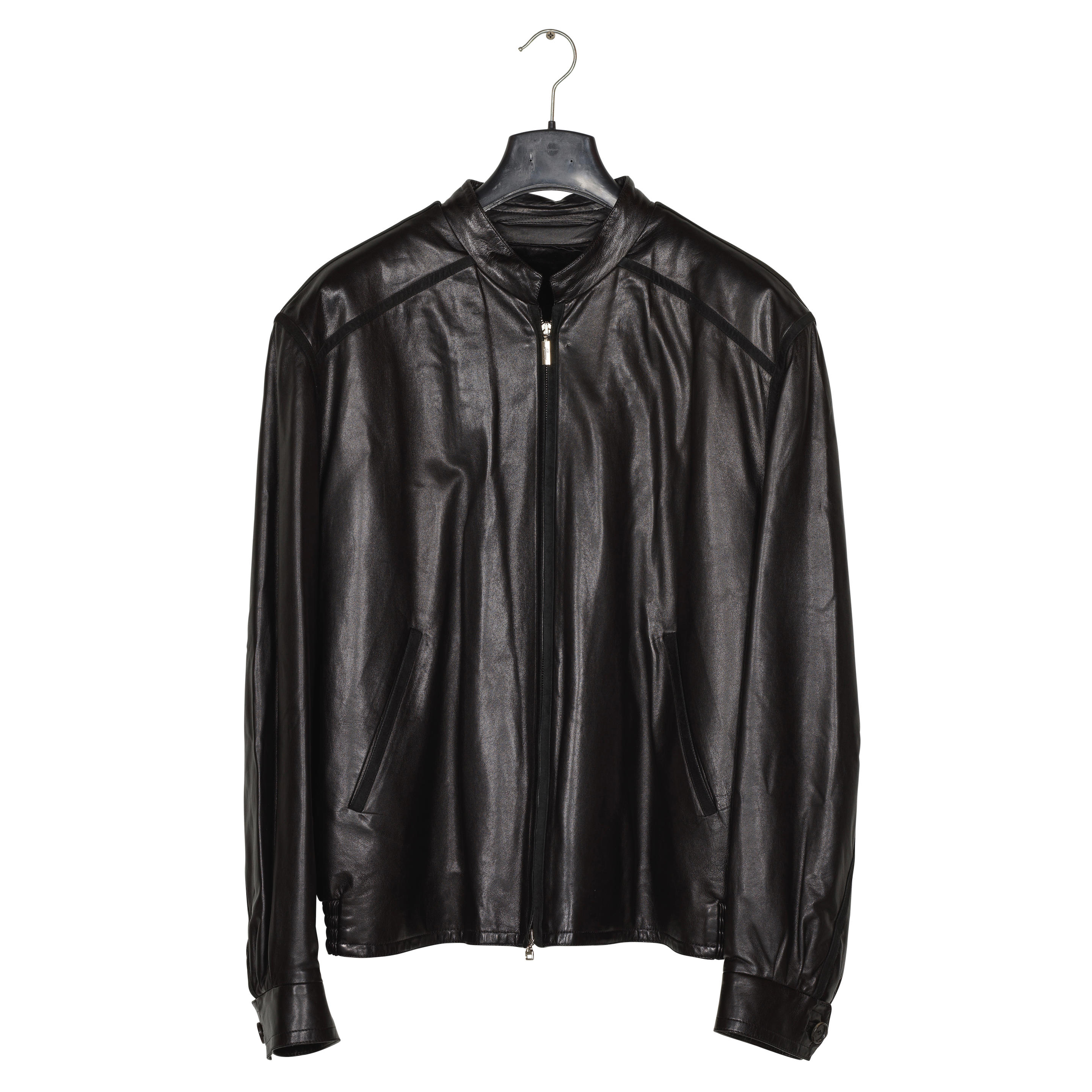 Appraisal: BRIONI BLOUSON ZIPP EN CUIR En cuir agneau noir doubl