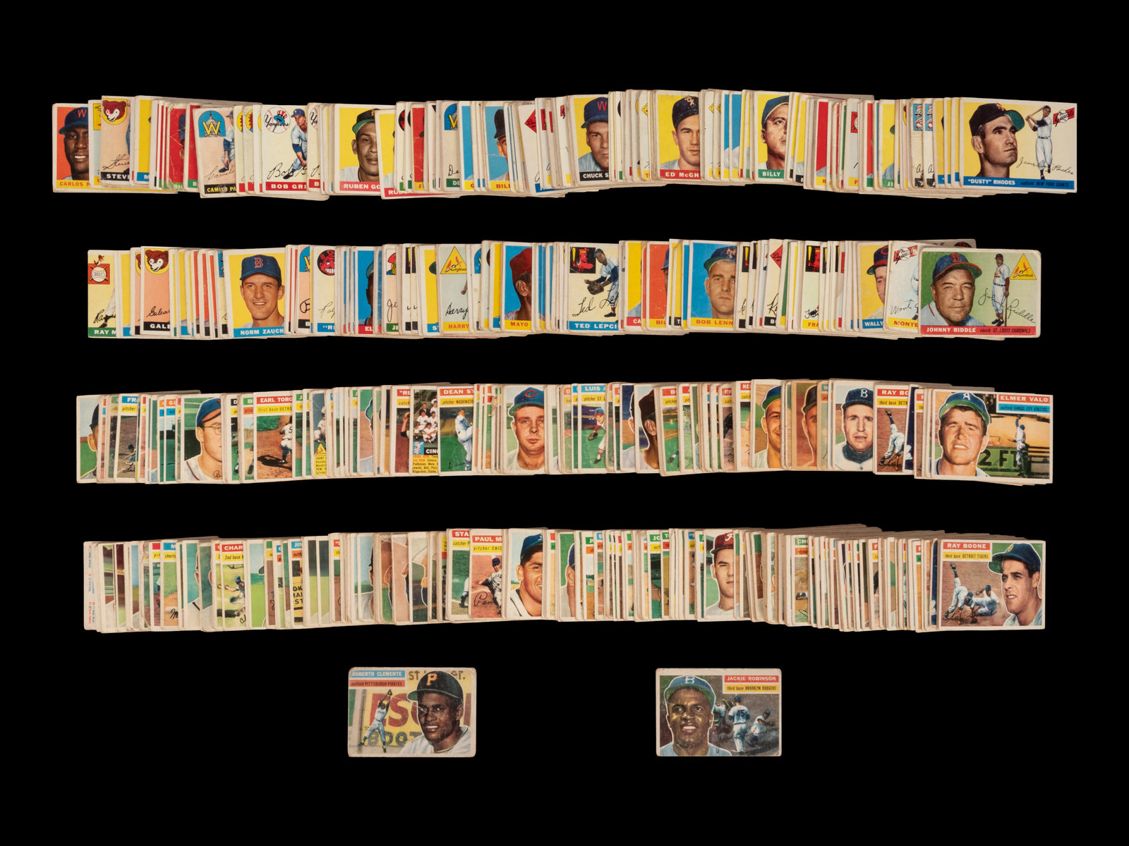 Appraisal: A Group of Over Assorted Topps Baseball Cards Including Multiple