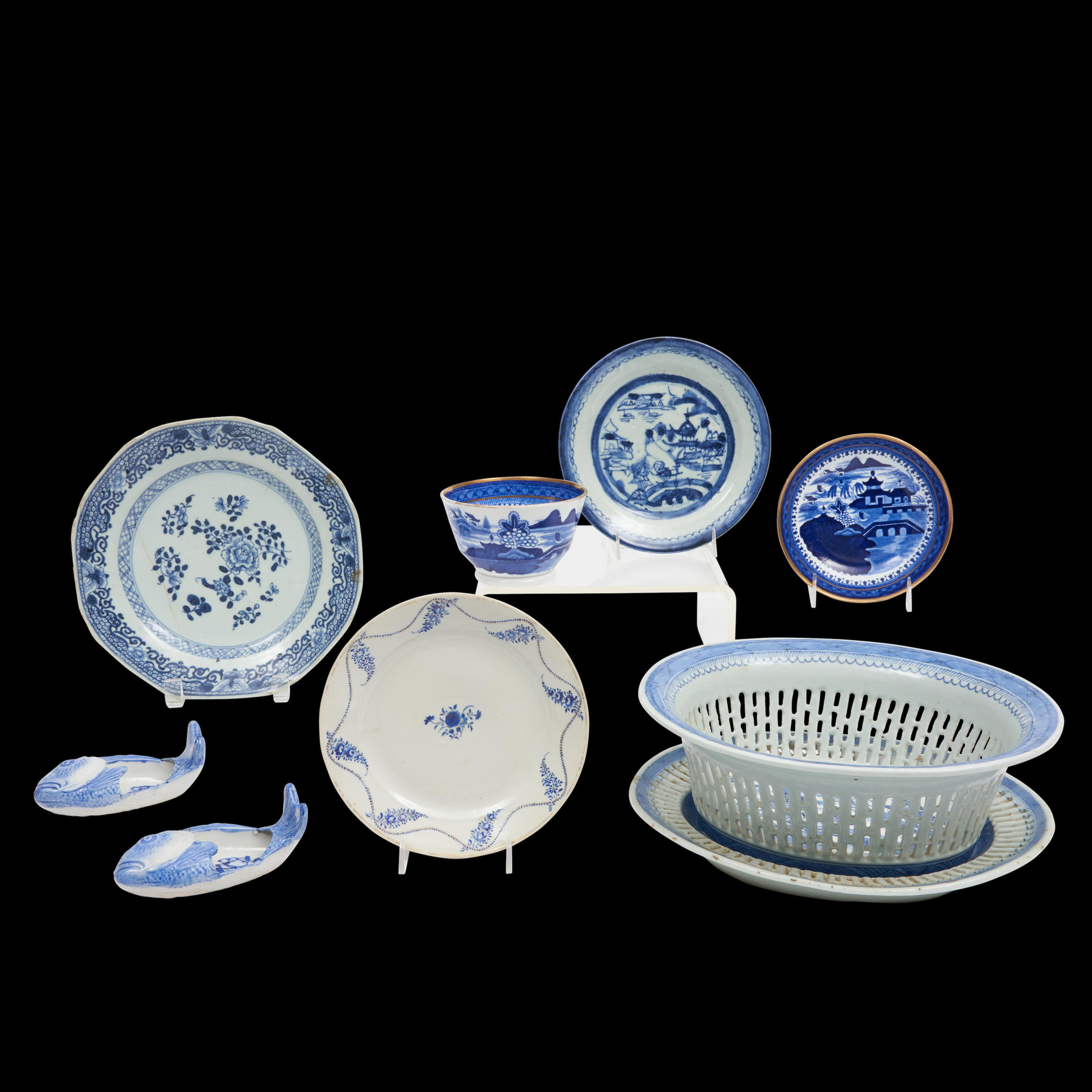 Appraisal: GROUP OF CHINESE EXPORT PORCELAIN ITEMS including Canton fruit basket