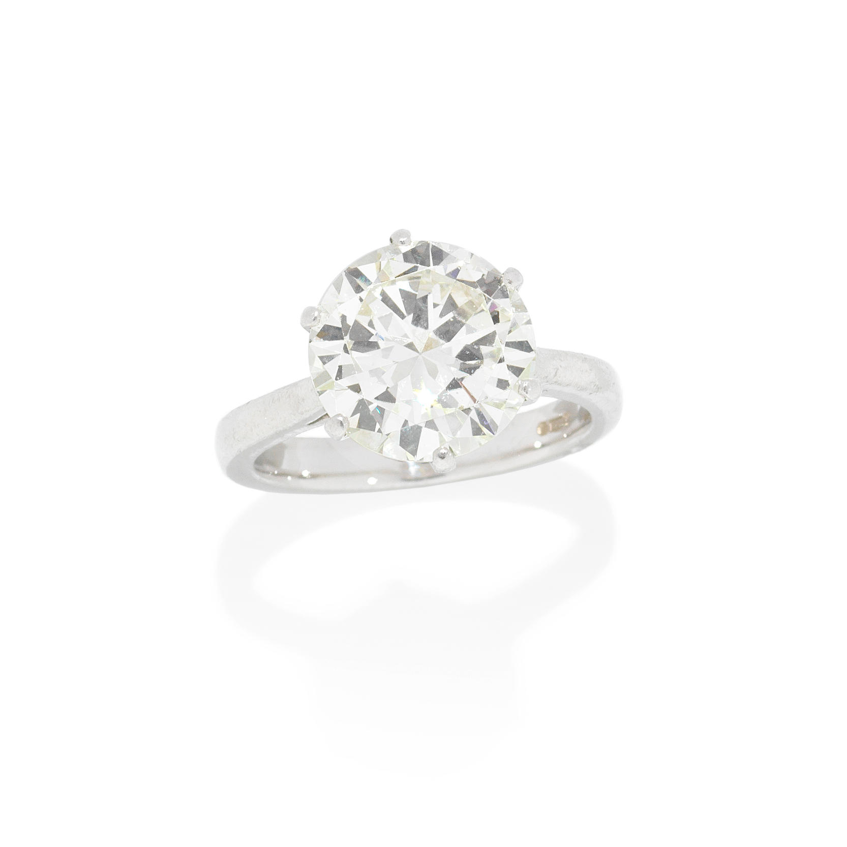 Appraisal: DIAMOND SINGLE-STONE RING The brilliant-cut diamond weighing carats in a