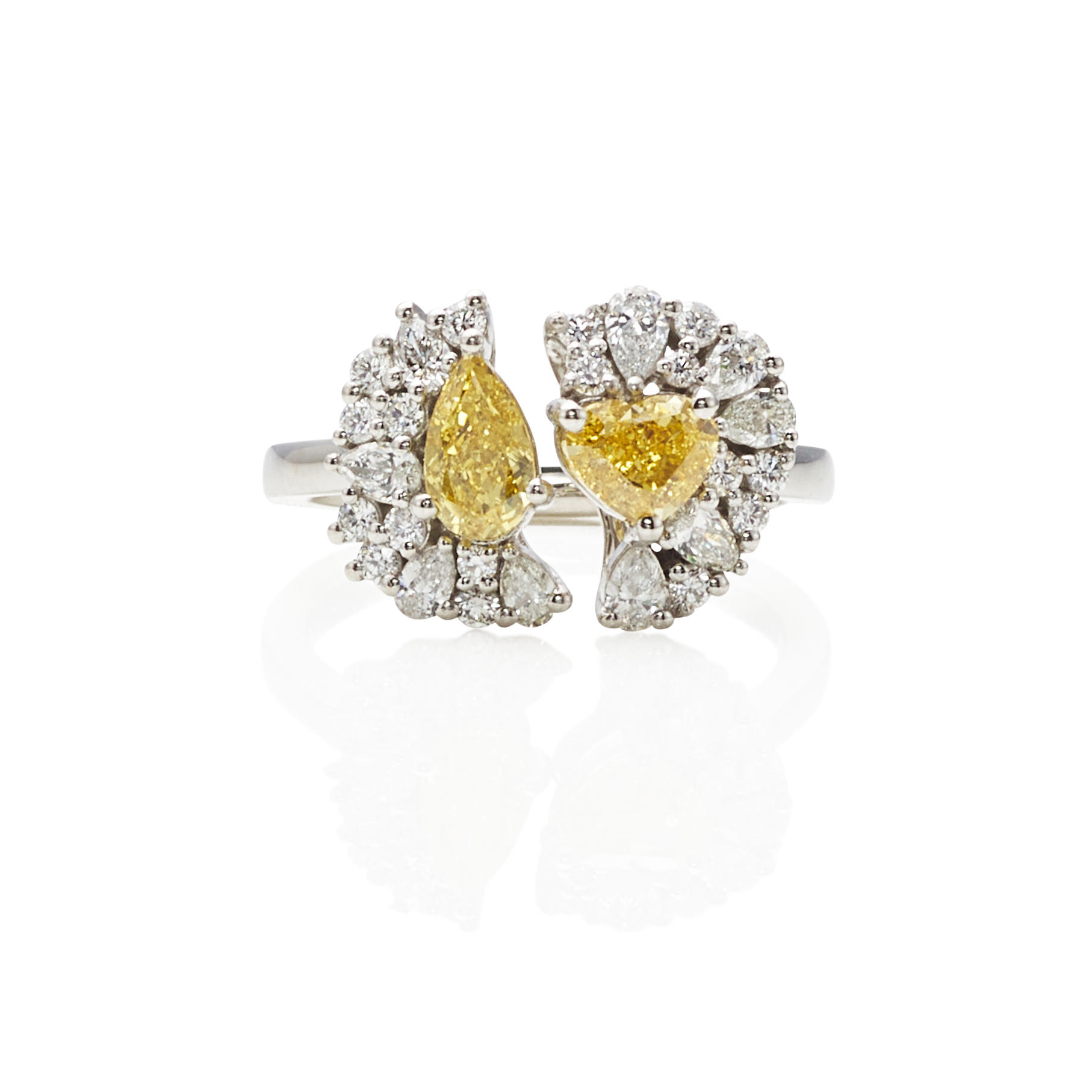 Appraisal: A PLATINUM FANCY DEEP ORANGY YELLOW DIAMOND FANCY DEEP YELLOW