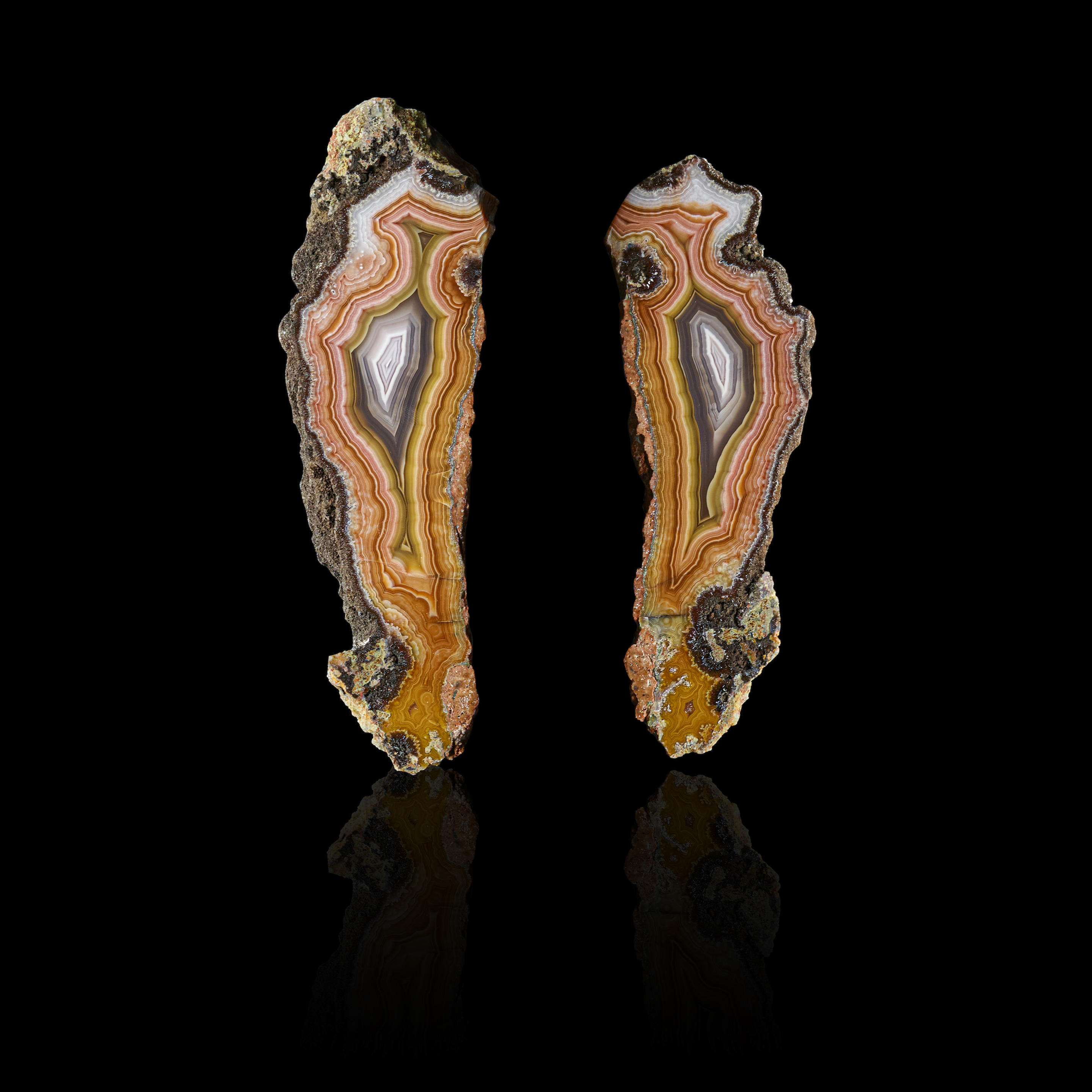 Appraisal: ELONGATED LAGUNA AGATE SPLIT Estacion Ojo Laguna Ahumada Municipality Chihuahua