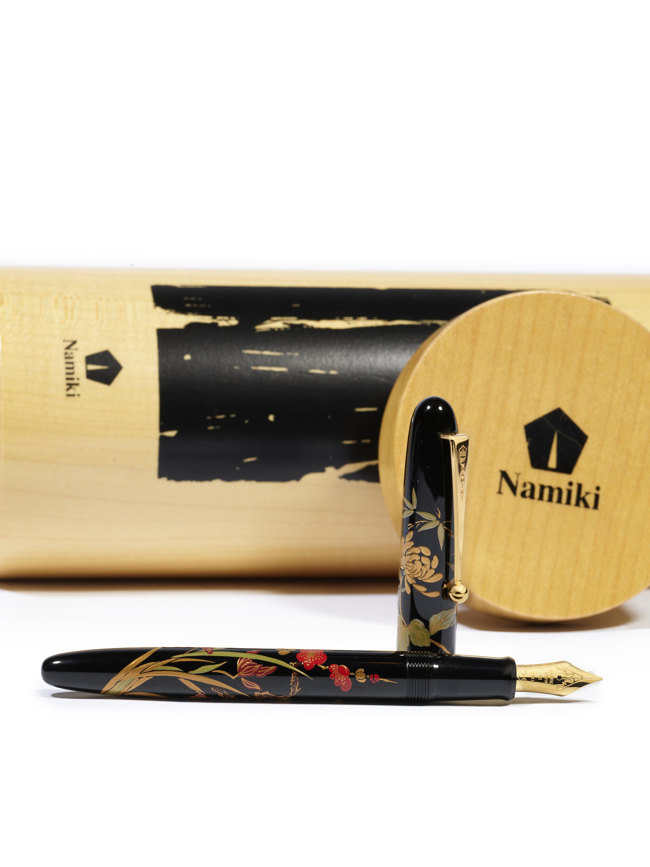 Appraisal: NAMIKI A FINE URUSHI LACQUER AND MAKI-E FOUNTAIN PEN BY