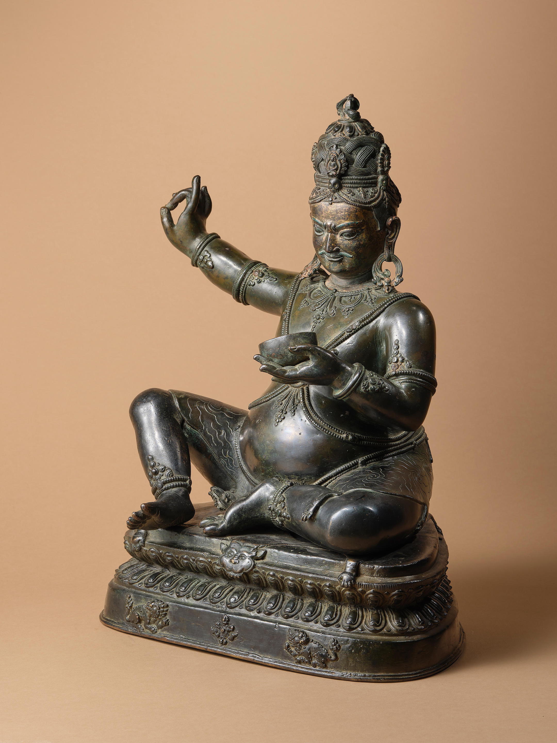 Appraisal: STATUETTE DE TSANGNYON HERUKA EN ALLIAGE DE CUIVRE TIBET CENTRAL