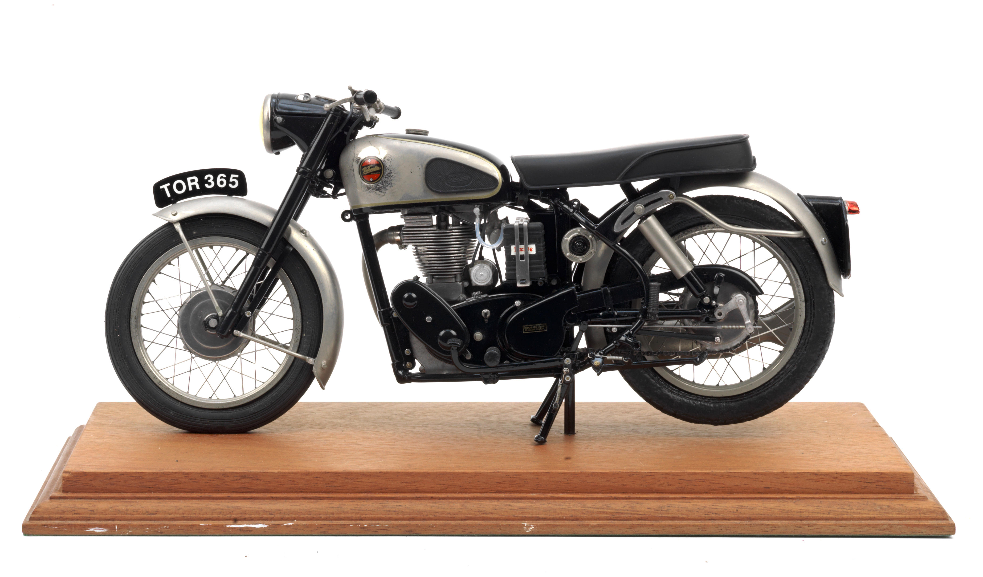 Appraisal: A SCALE HAND-BUILT MODEL OF A VELOCETTE VENOM professionally assembled